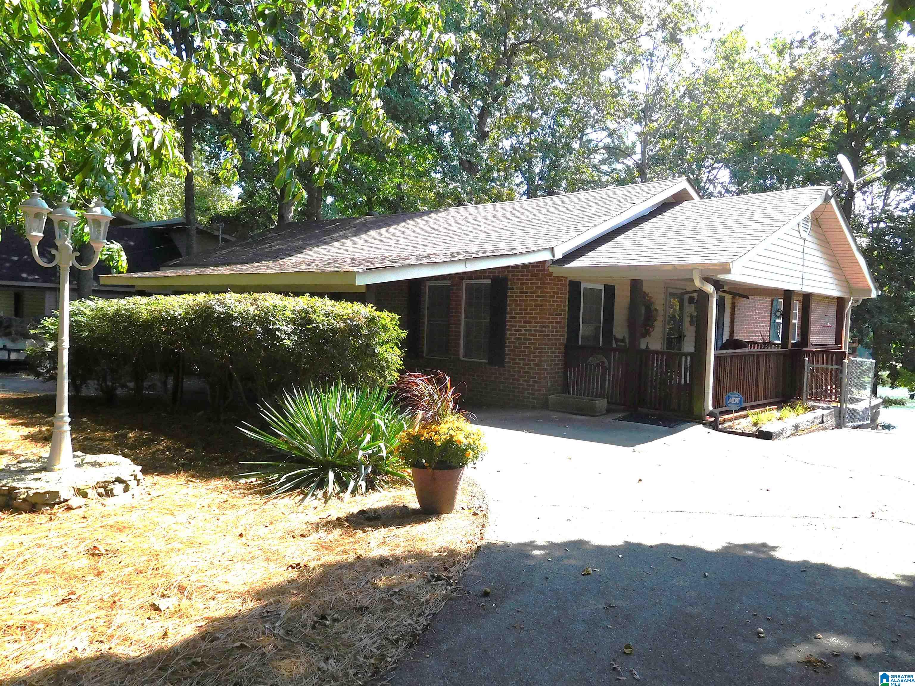 2432 Lakeshore Drive — photo