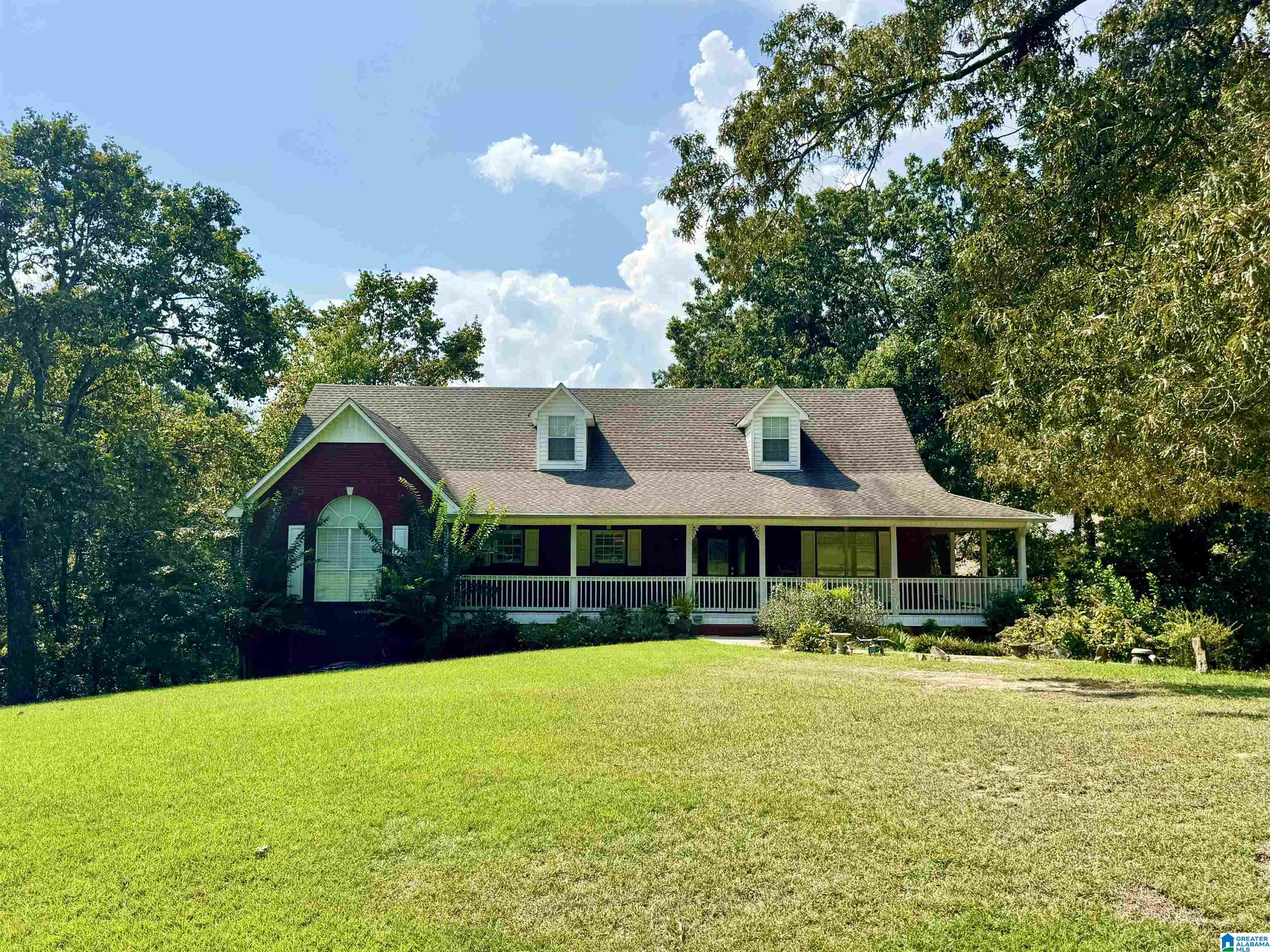 180 Forest Circle — photo