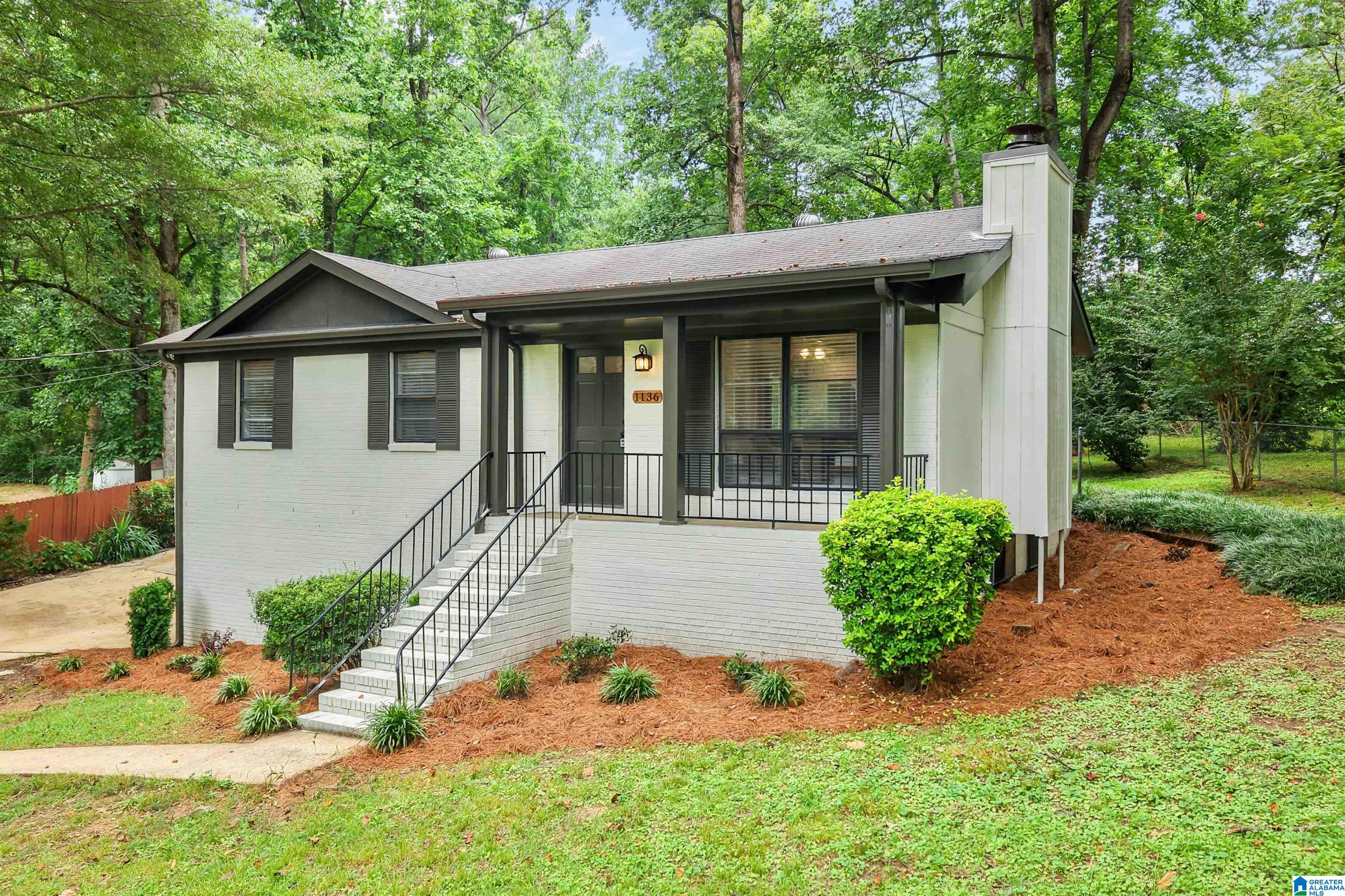 1136 Meadow Drive — photo