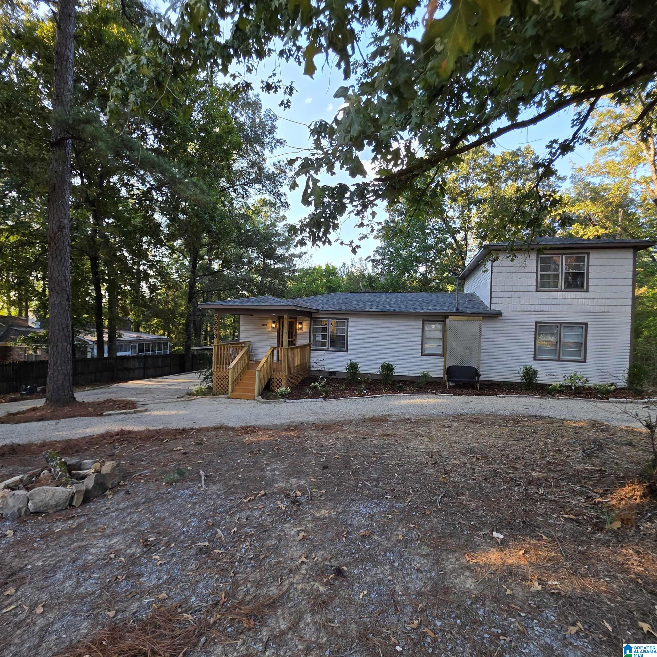 3893 Parkwood Road — photo