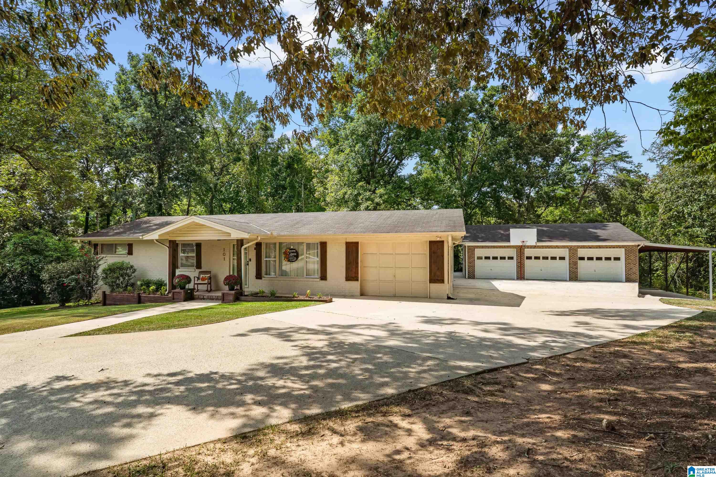 101 Kyle Court — photo