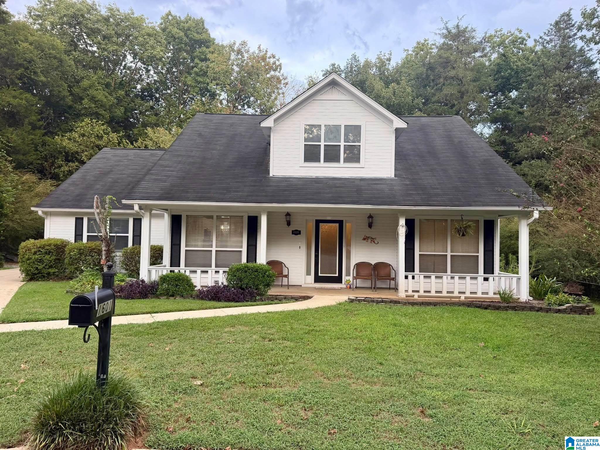 1601 Windsor Lane — photo