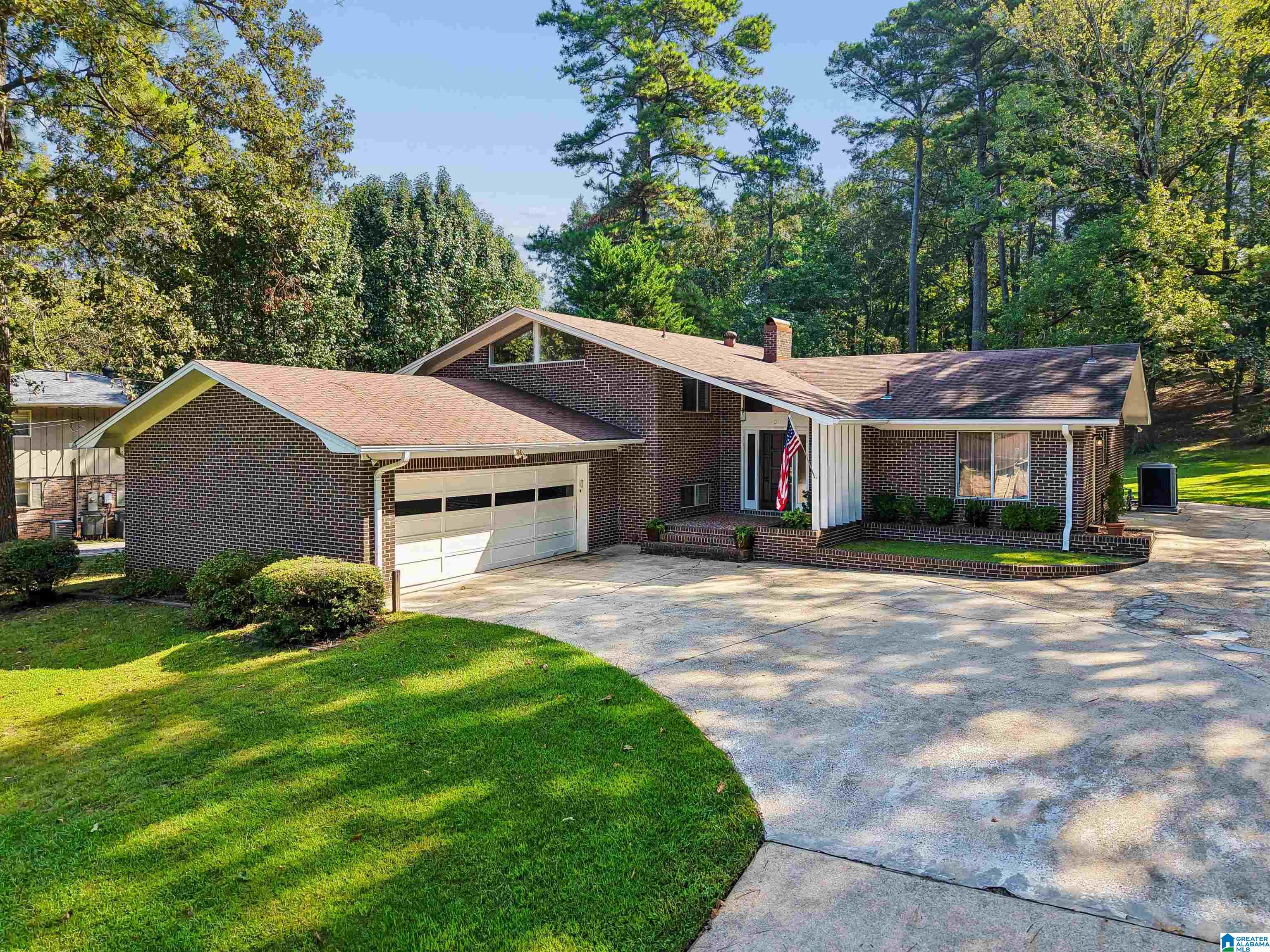 923 Pinehaven Drive — photo