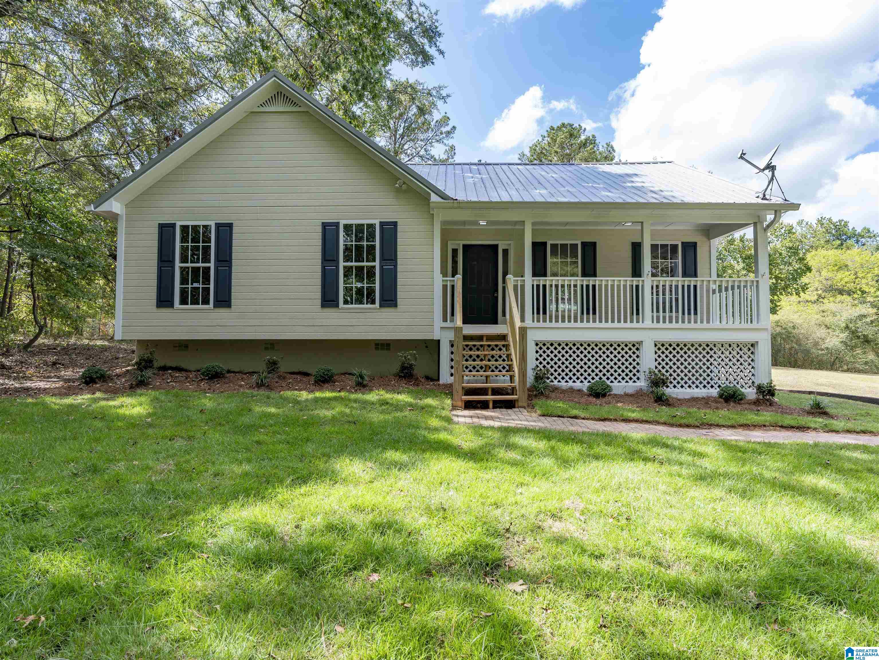12190 Davis Creek Road — photo