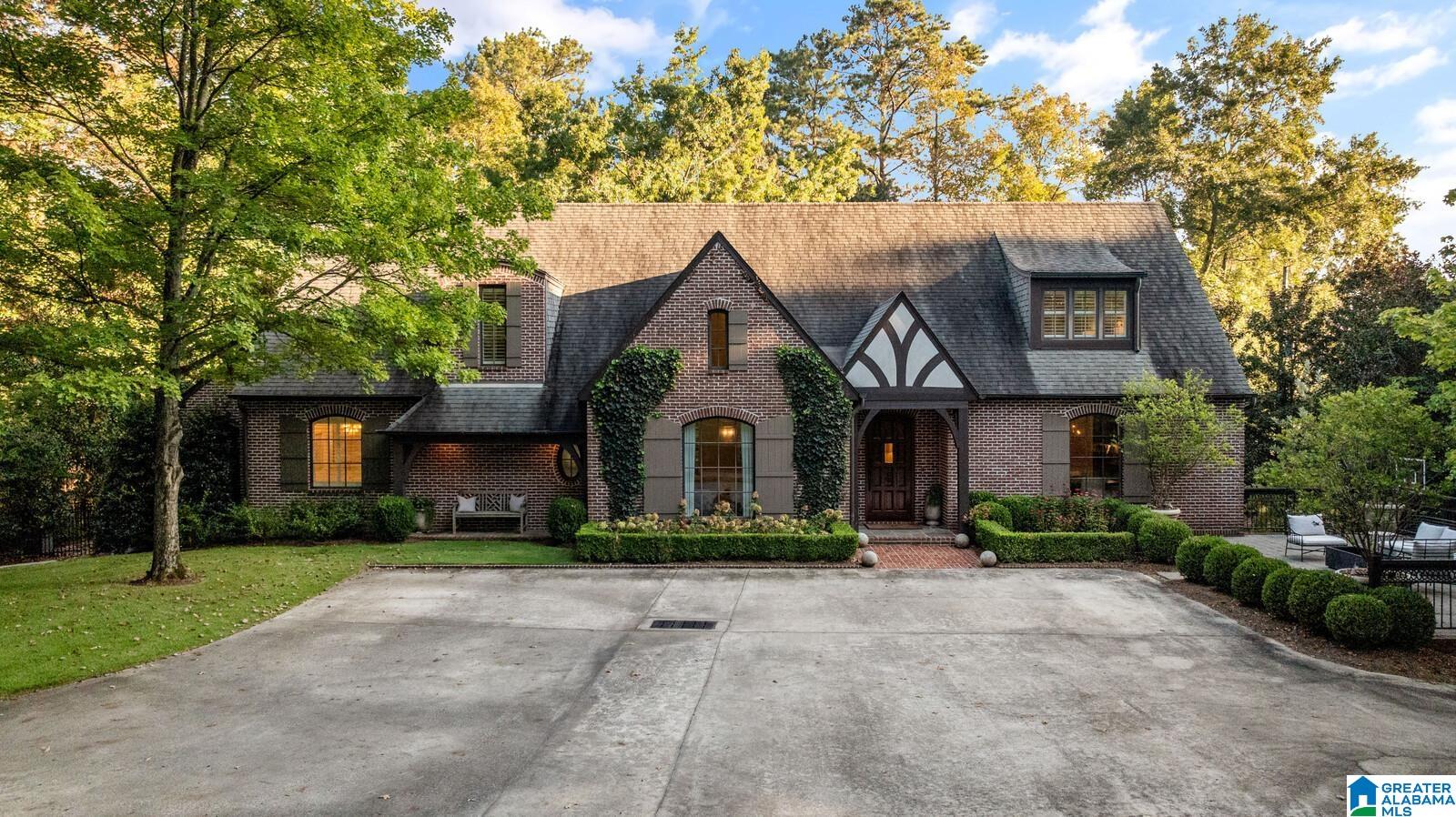 3901 Forest Glen Drive — photo