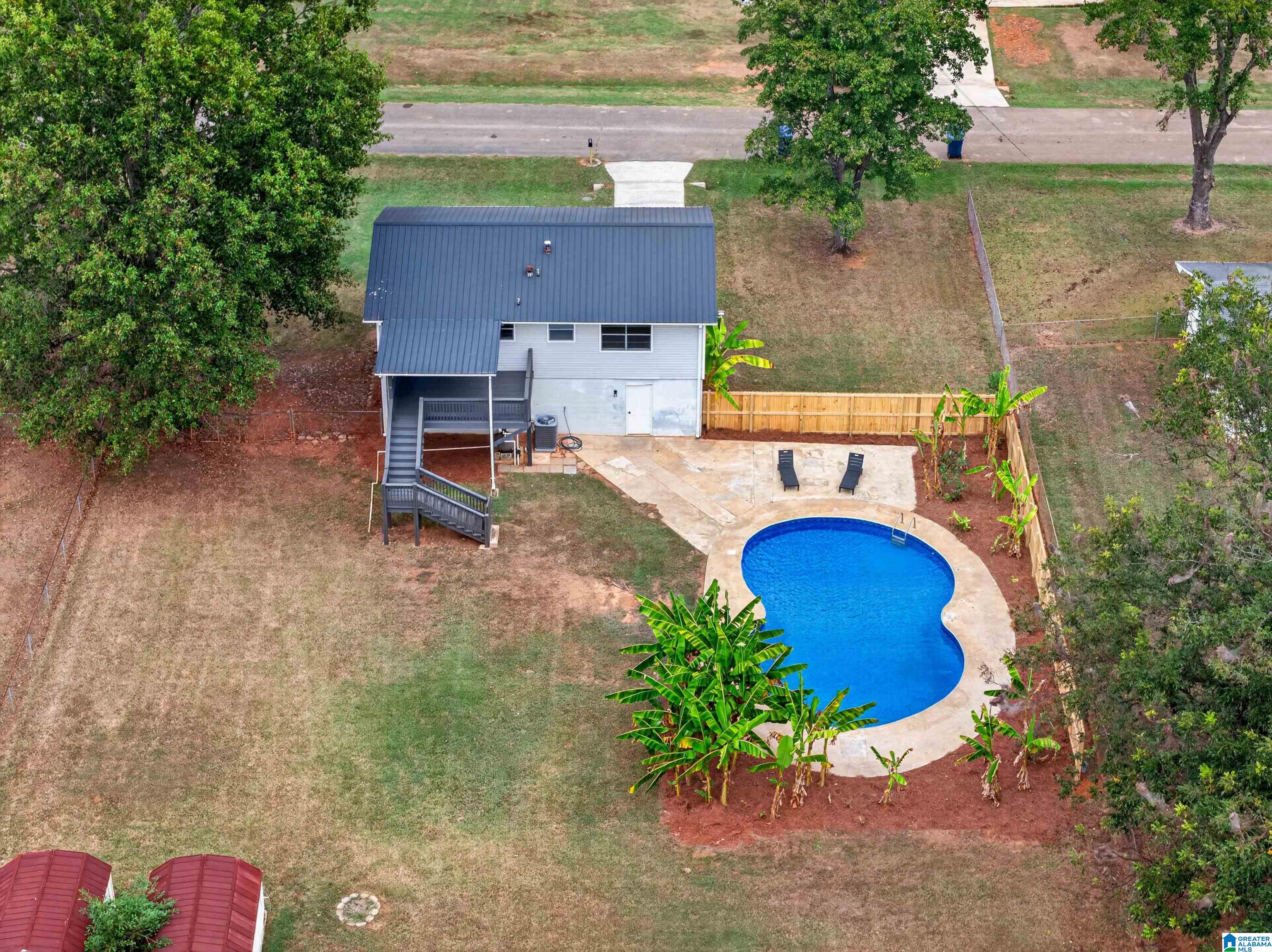 95 Oakleaf Drive — photo