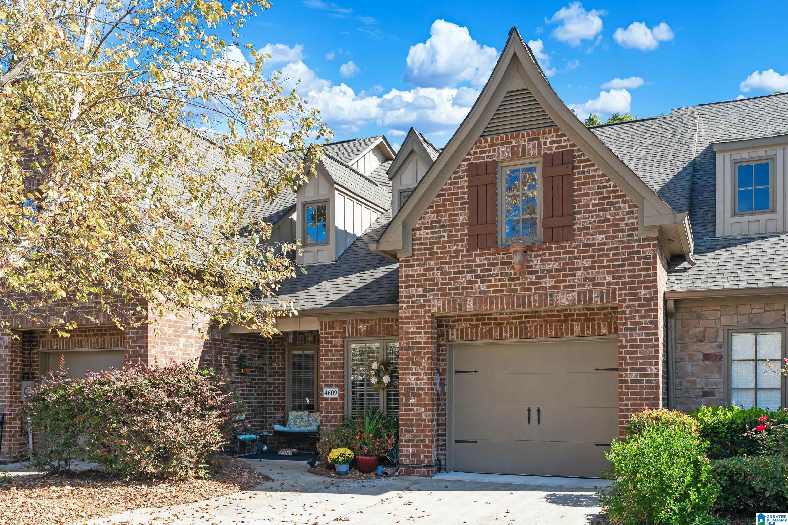 4609 Cotswold Lane — photo