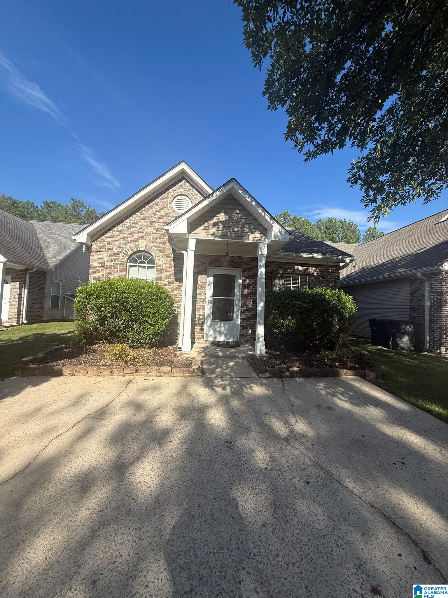 5315 Cottage Lane — photo