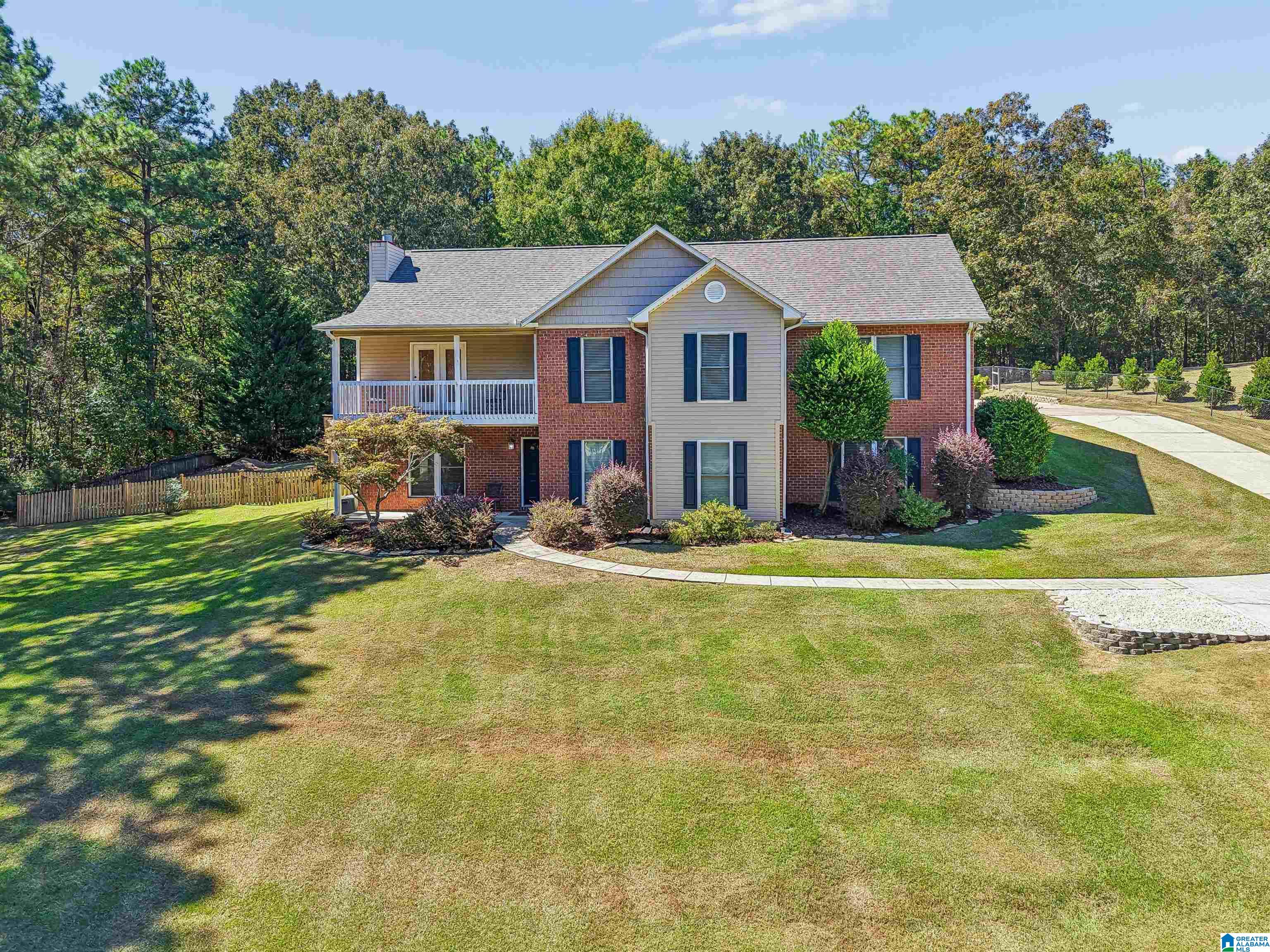 5374 Pineywood Road — photo
