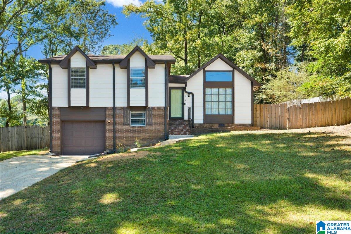 720 Abigale Lane — photo