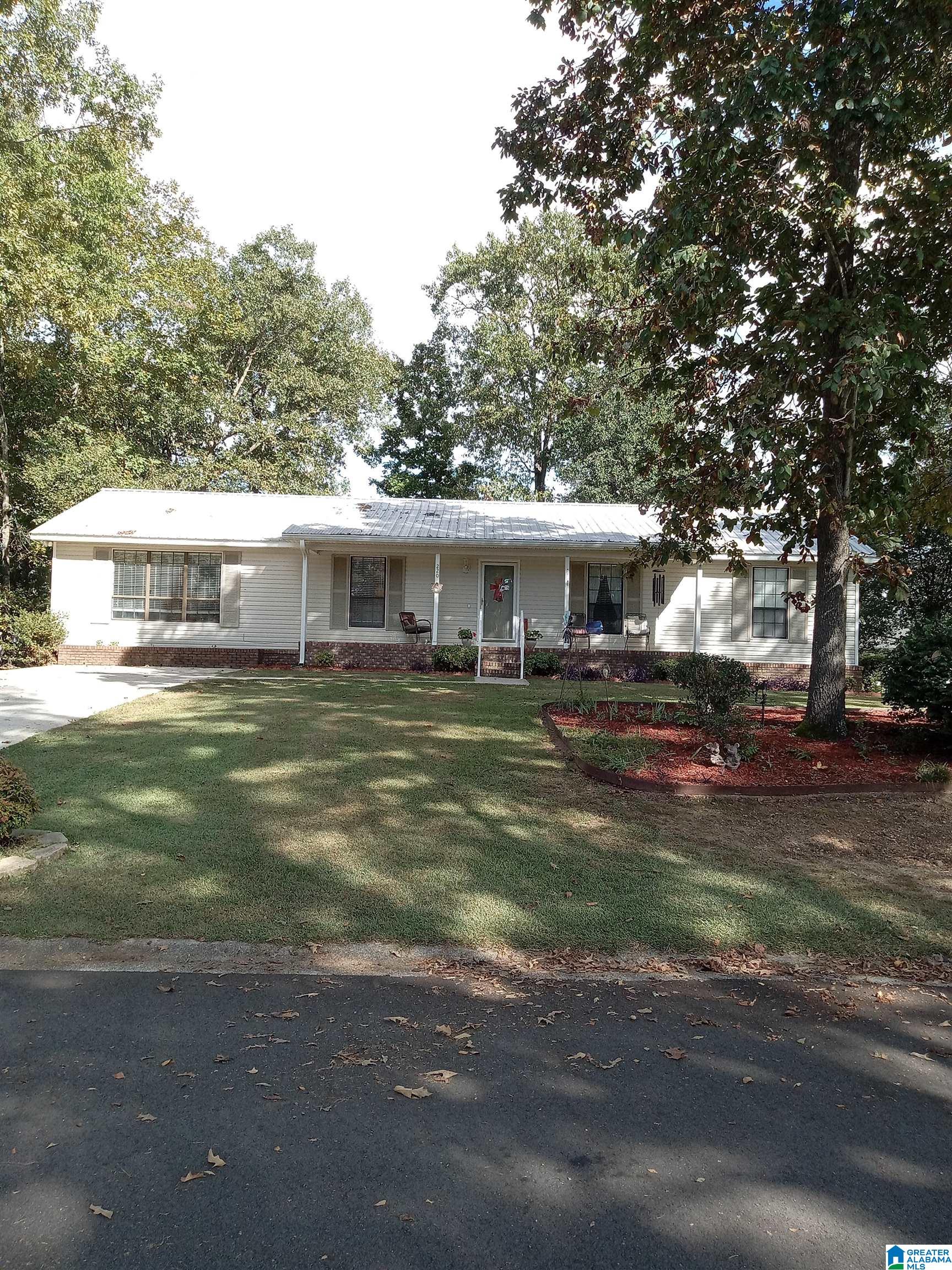 220 Huntingridge Drive — photo