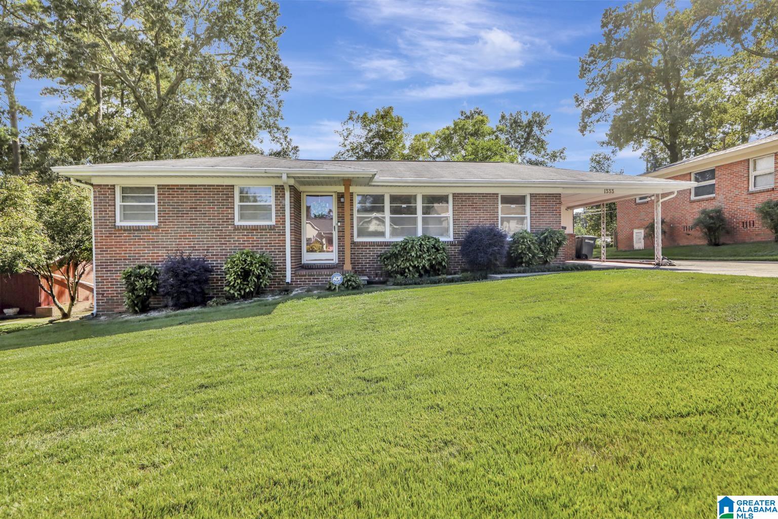 1333 Laurence Street — photo