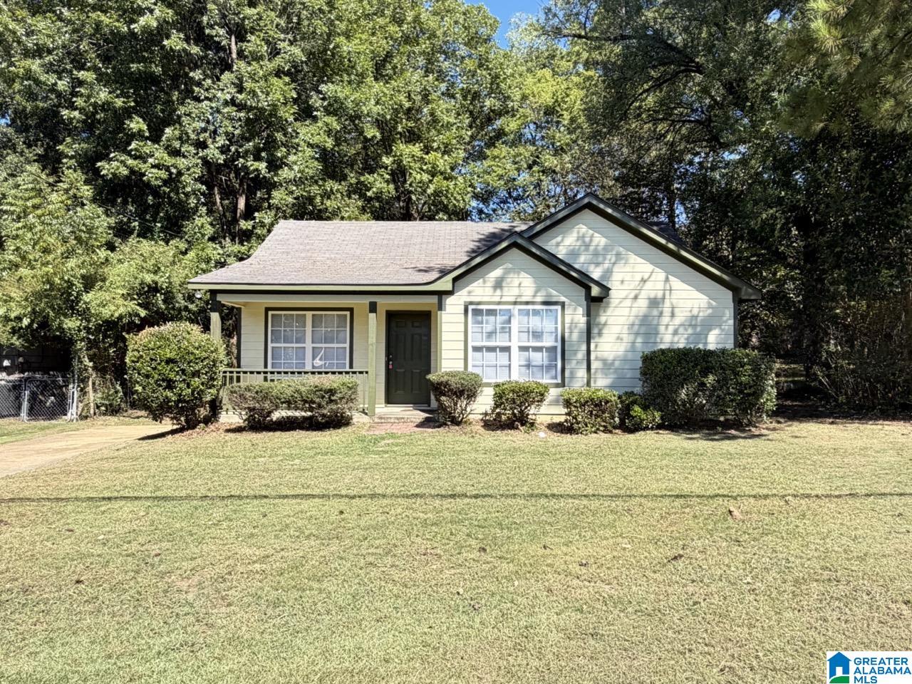 1112 Robert E Lee Street — photo