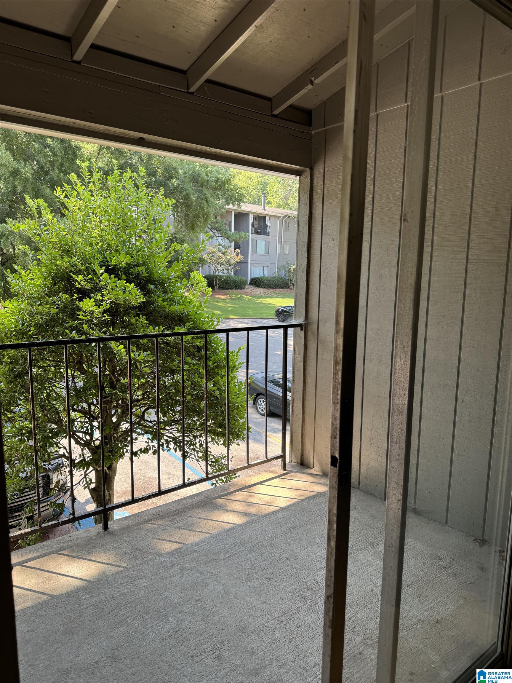 400 Skyview Drive — photo