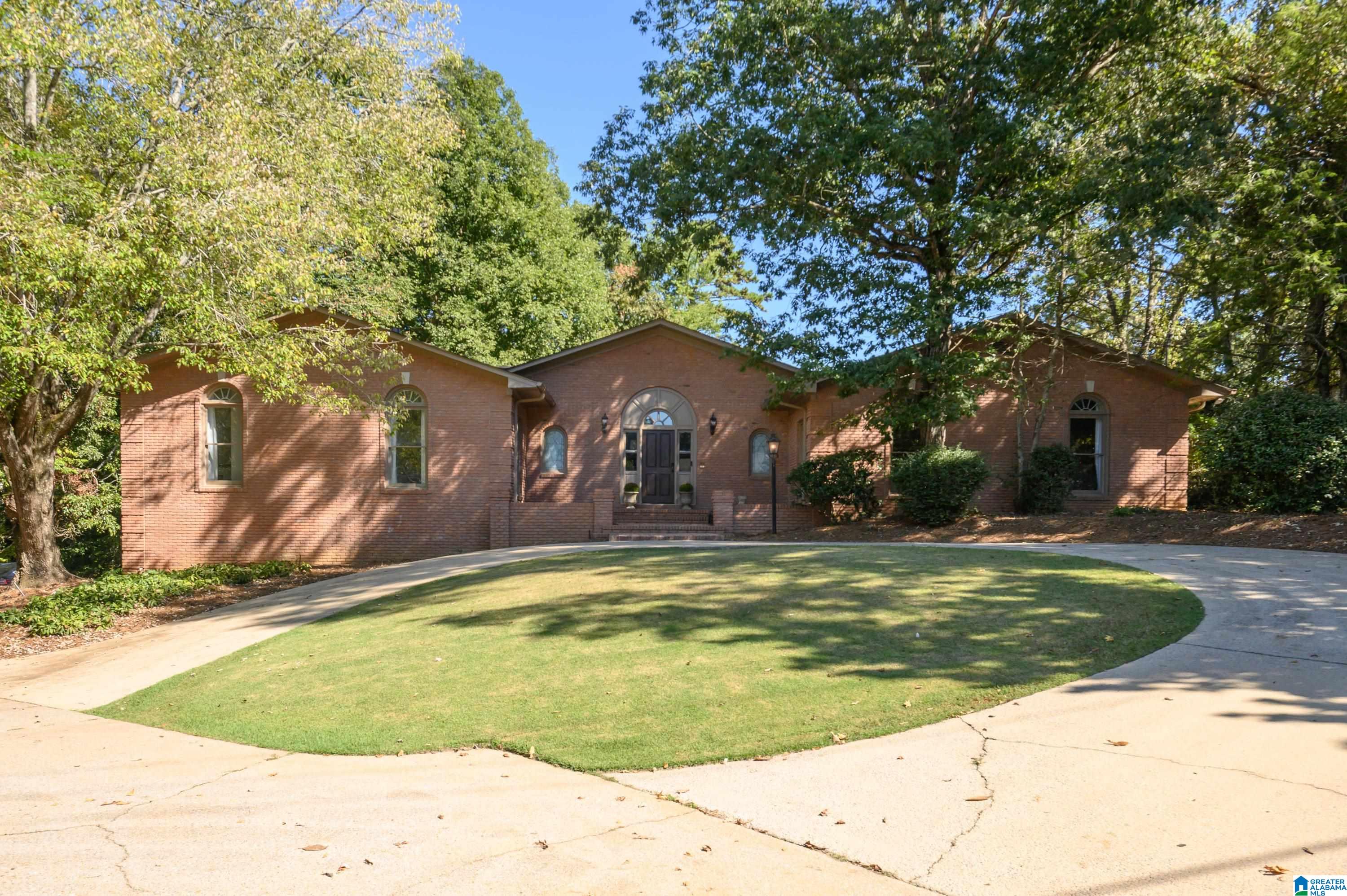 736 Heatherwood Drive — photo
