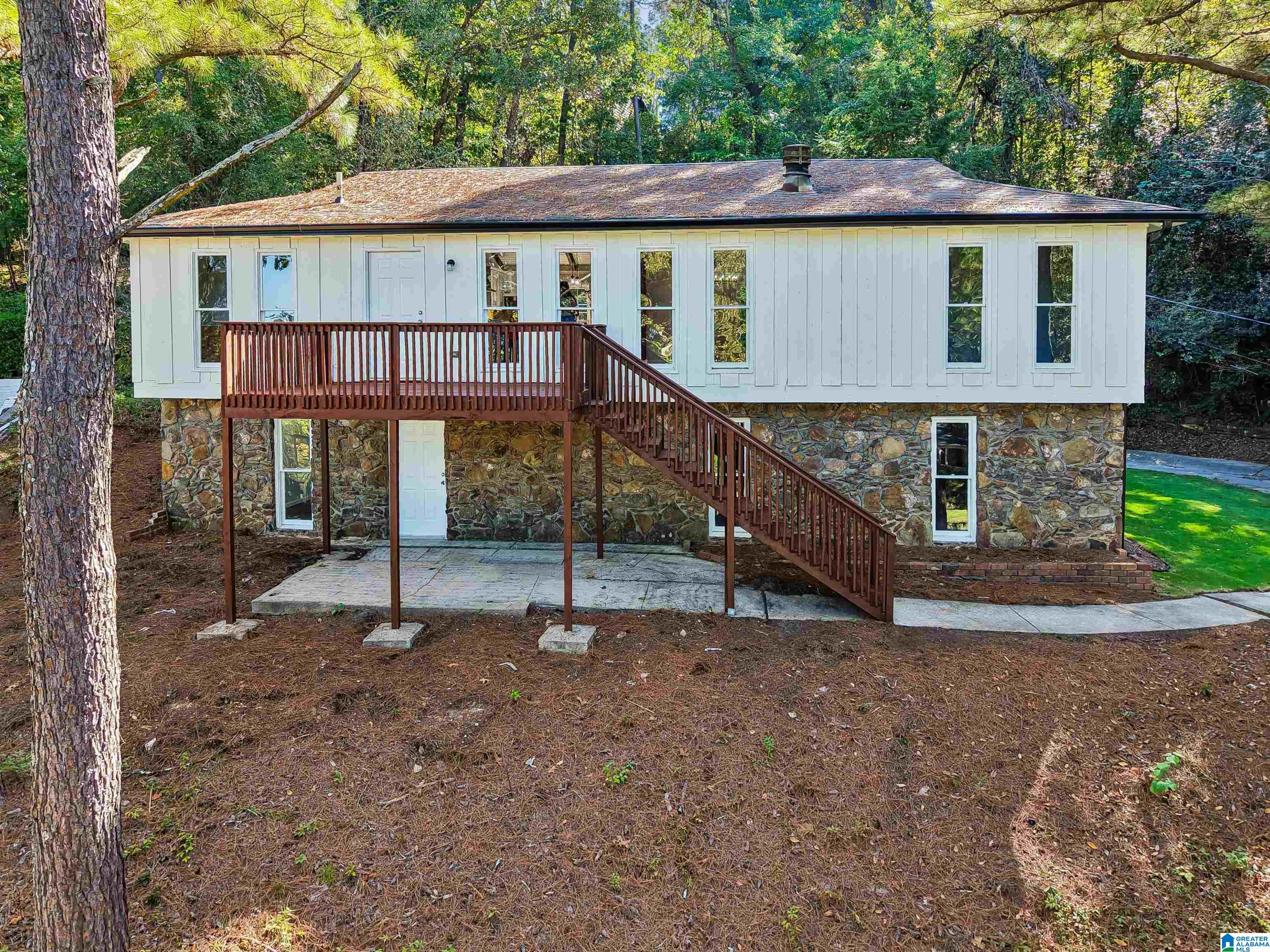 1705 Woodview Circle — photo