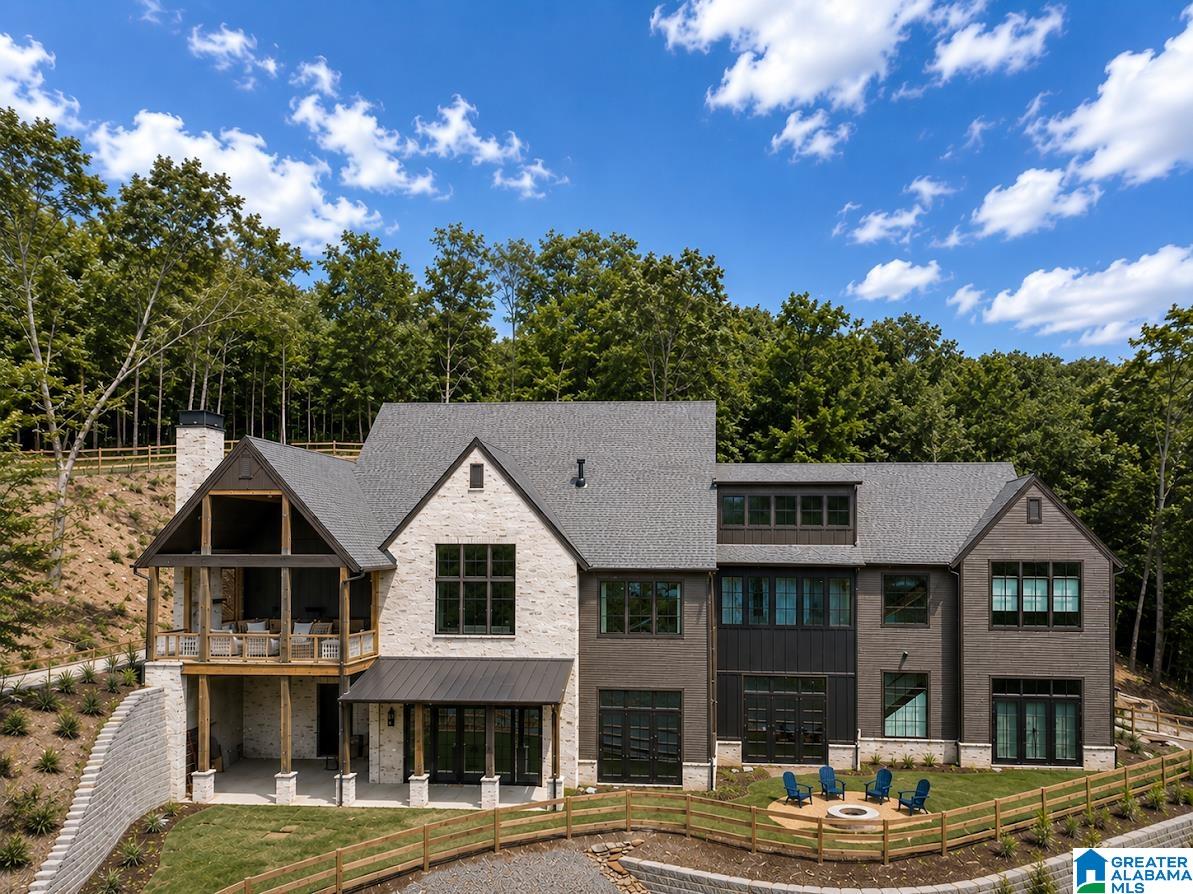 816 Oak Leaf Drive — photo