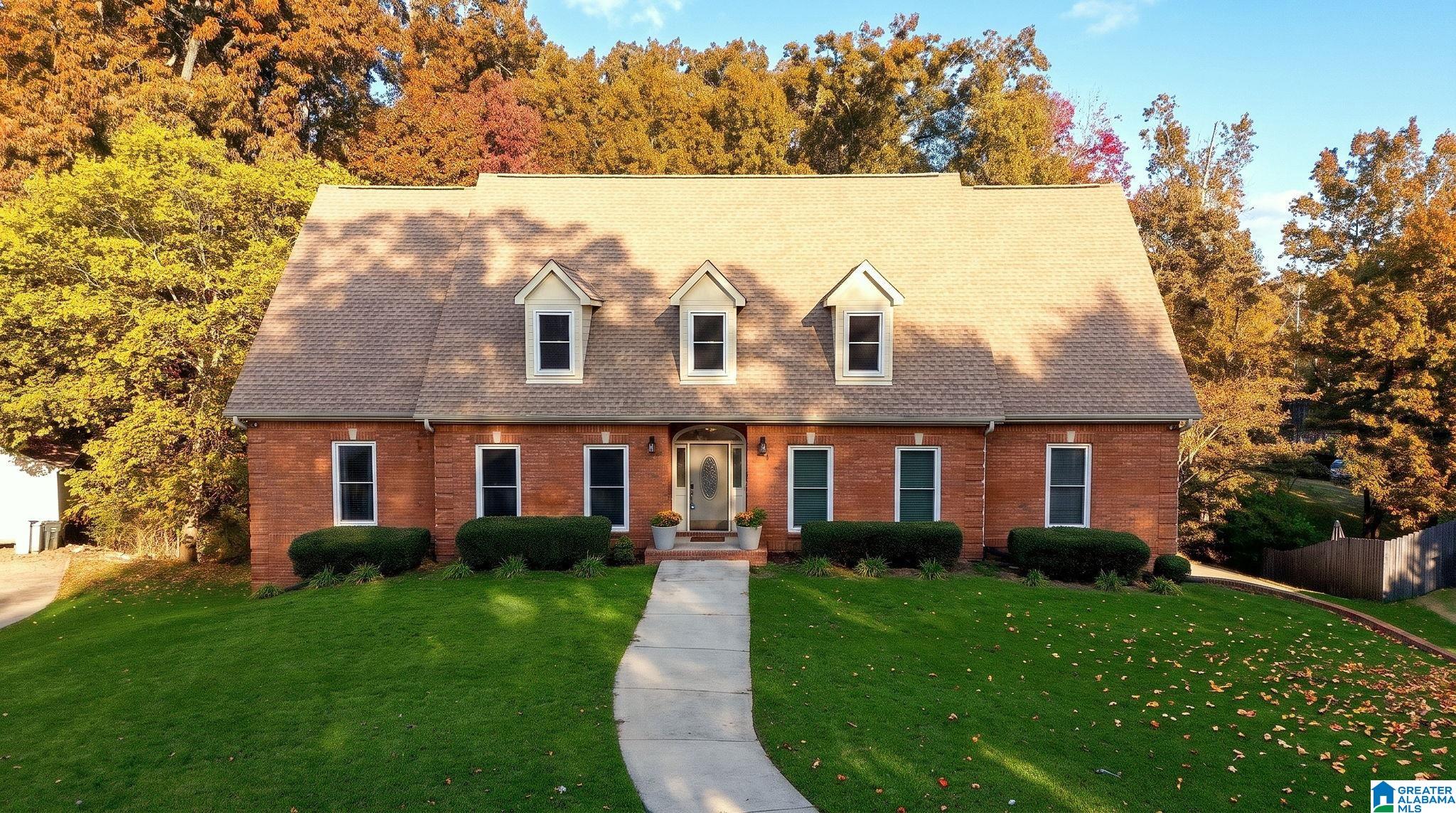 871 Leslie Lane — photo