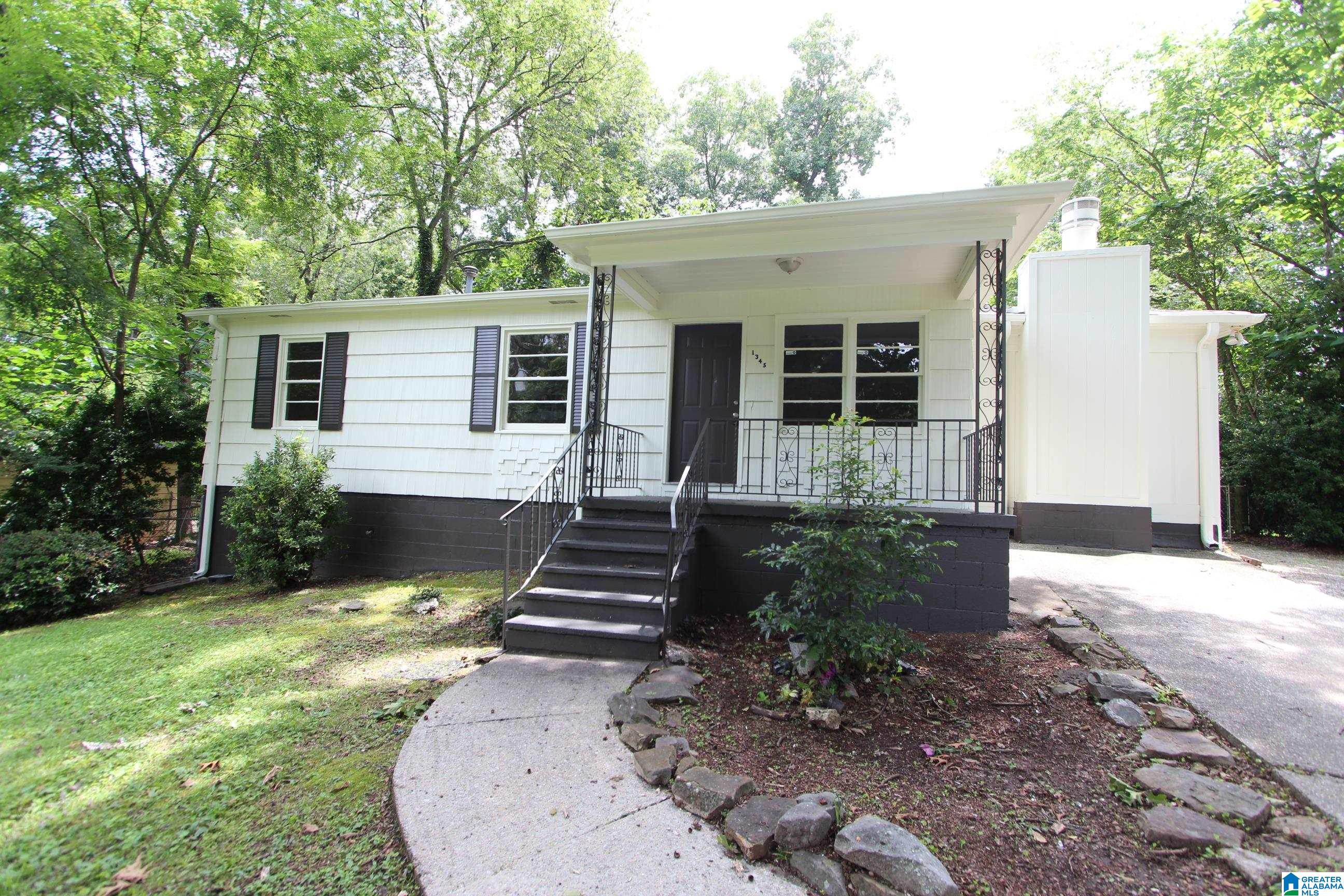 1345 NW Glenwood Street — photo