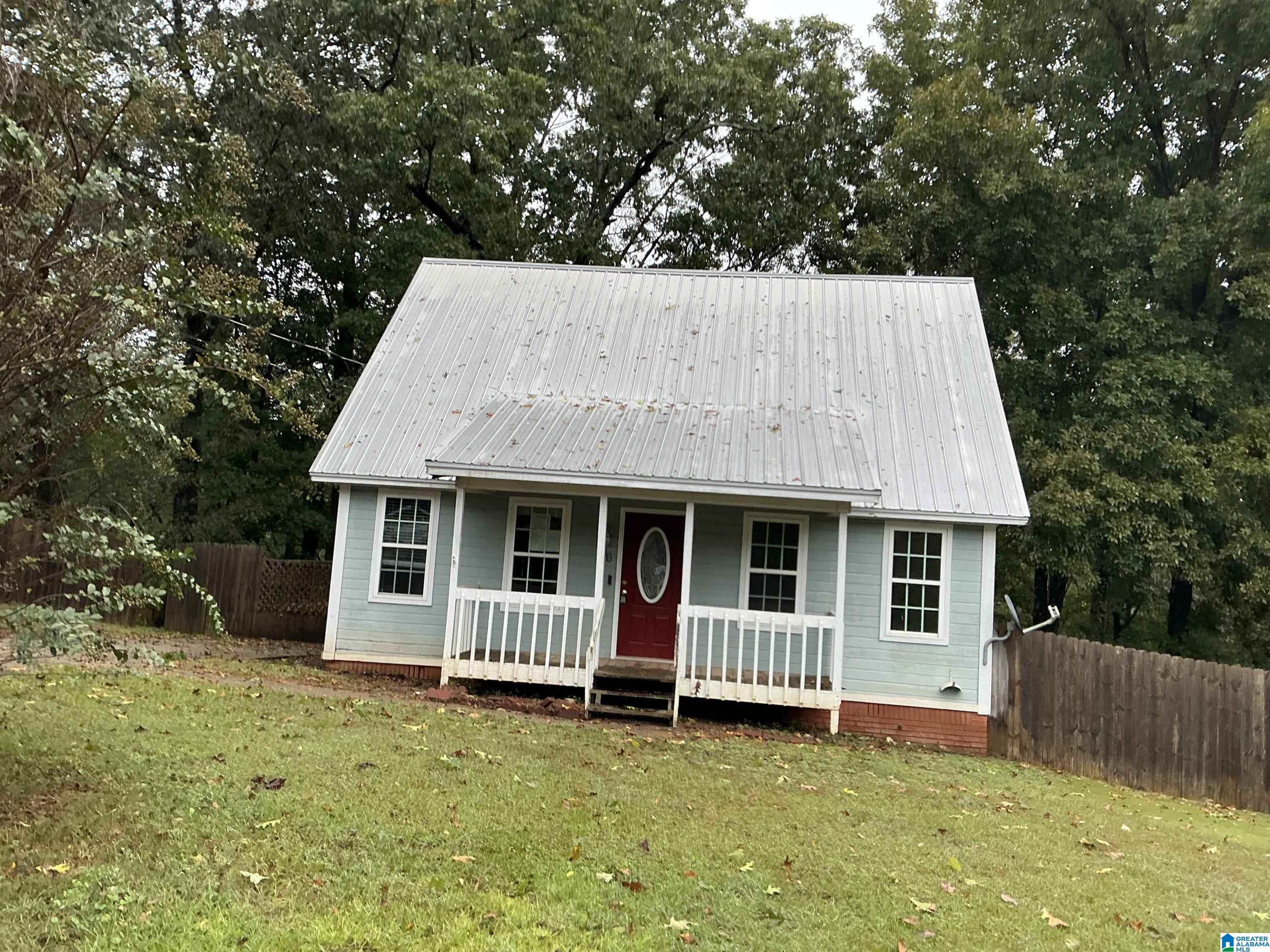 906 Ridgewood Drive — photo