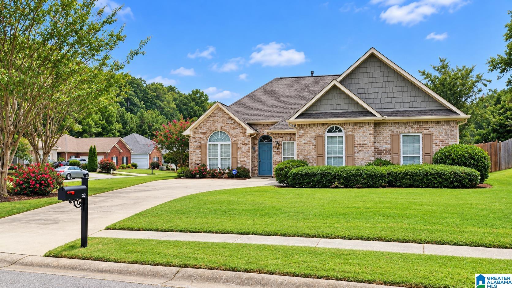 301 Cove Circle — photo