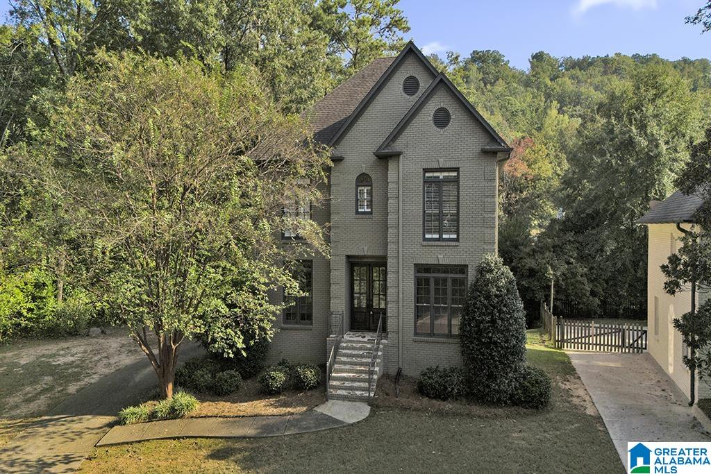 304 Delcris Court — photo