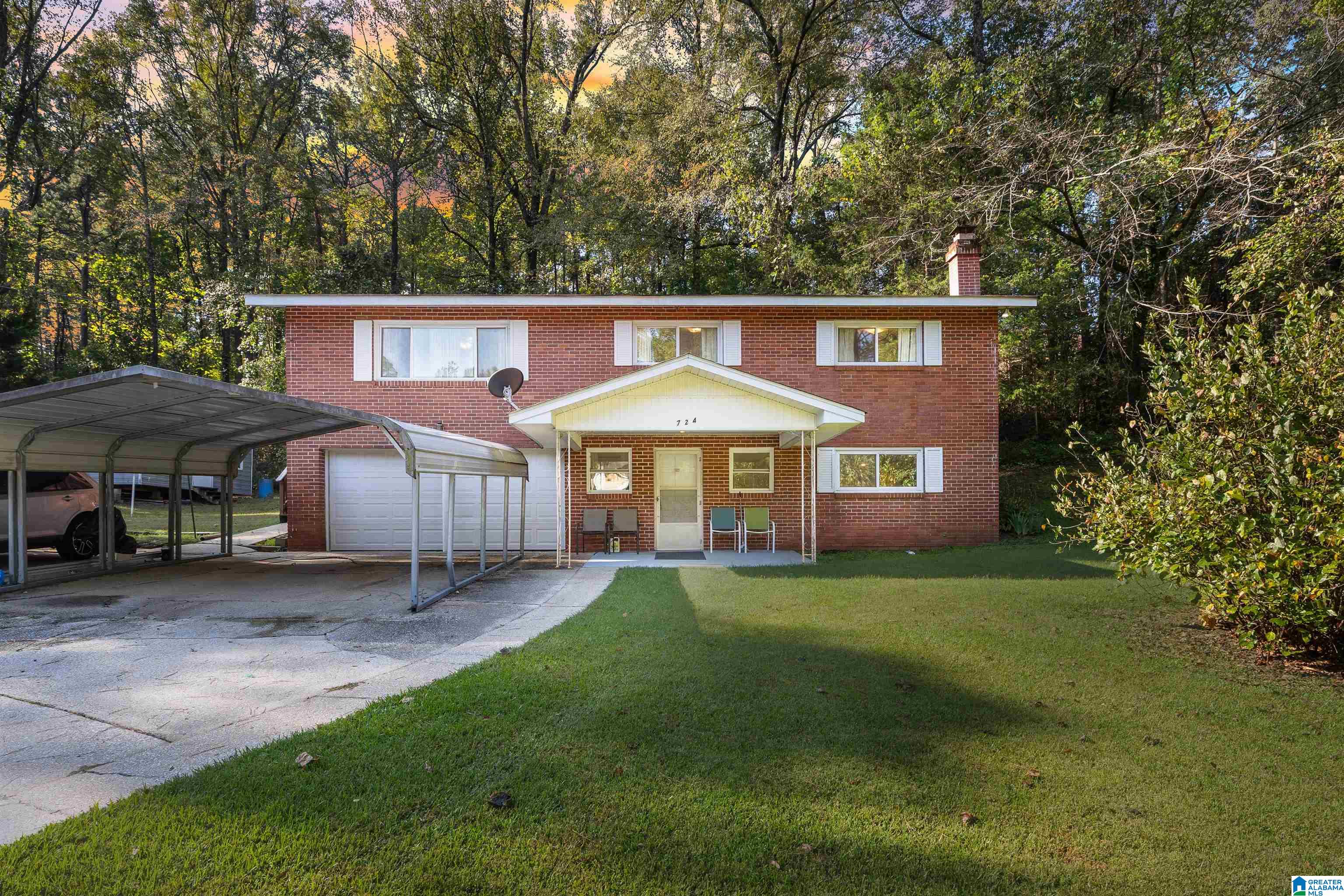 724 N Pine Hill Road — photo