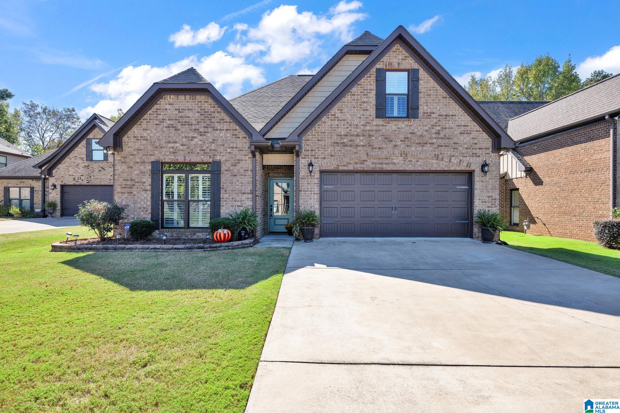 208 English Village Circle — photo