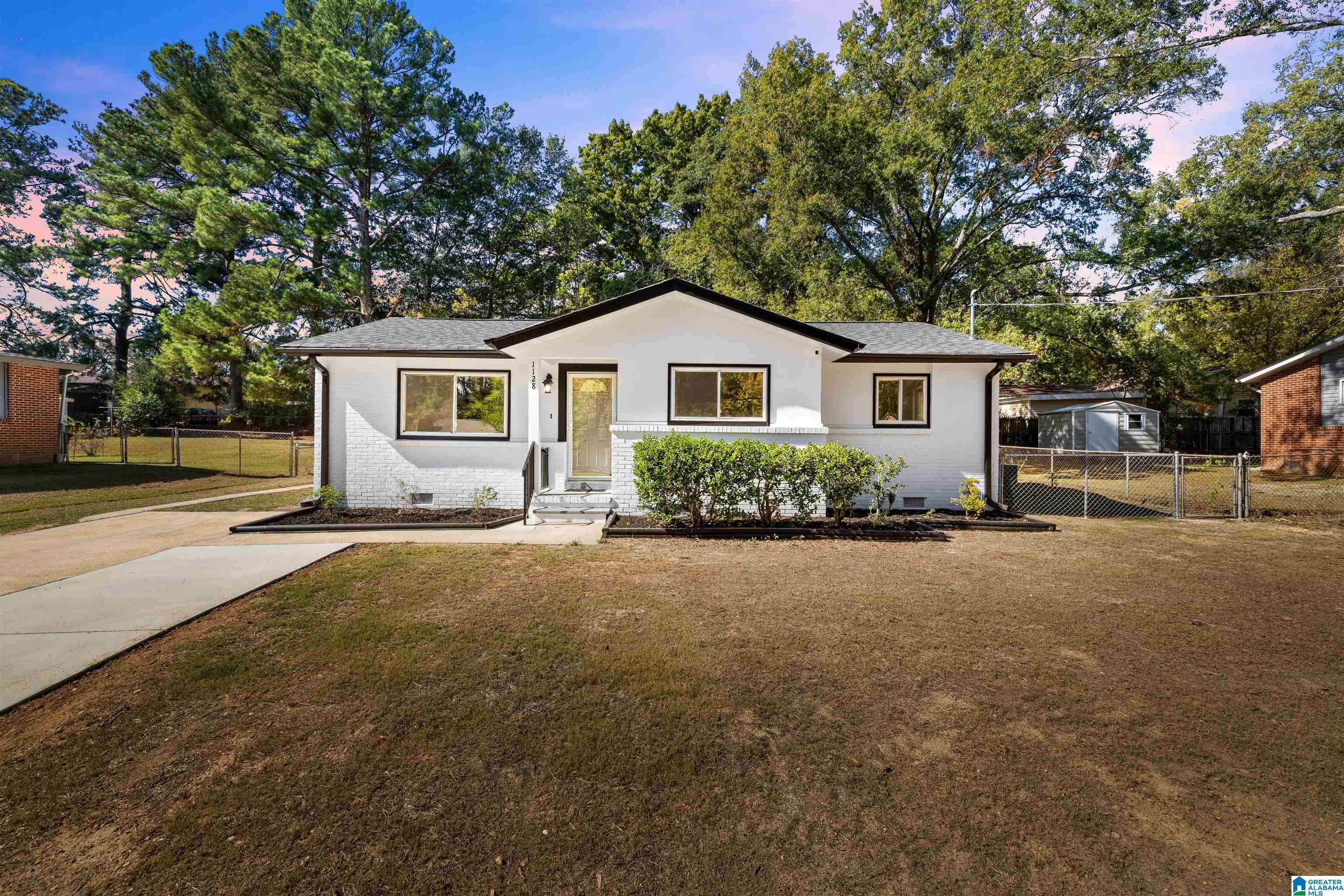 1128 Roebuck Lawn Drive — photo