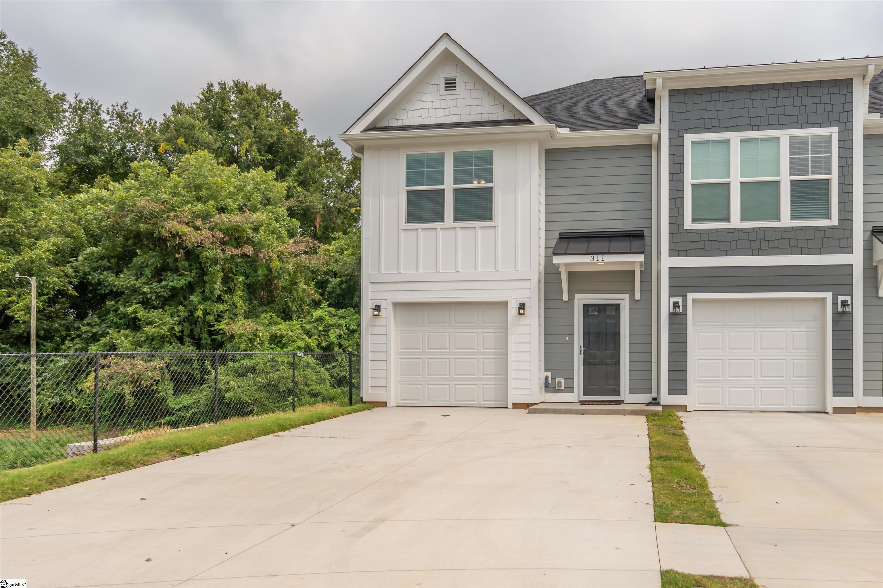 311 Lion Heart Lane — photo