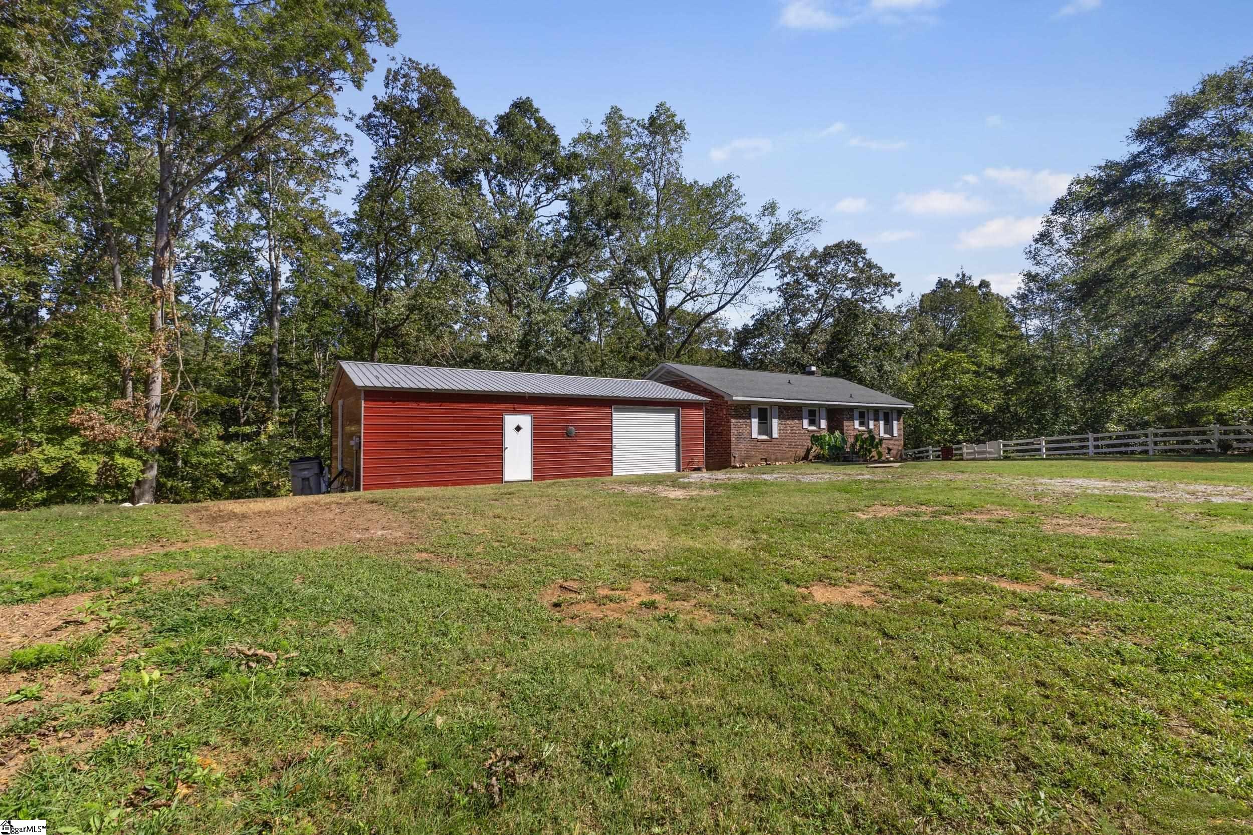1120 Saluda Lake Road — photo