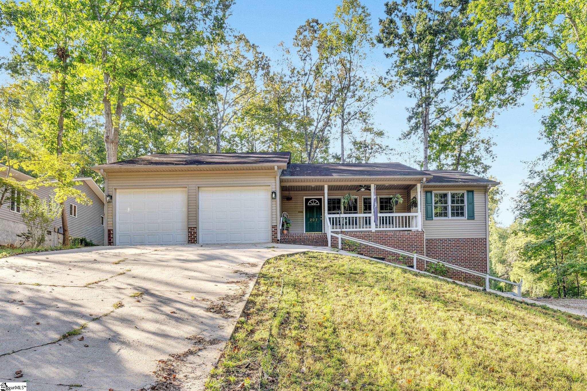 207 N Hogan Drive — photo