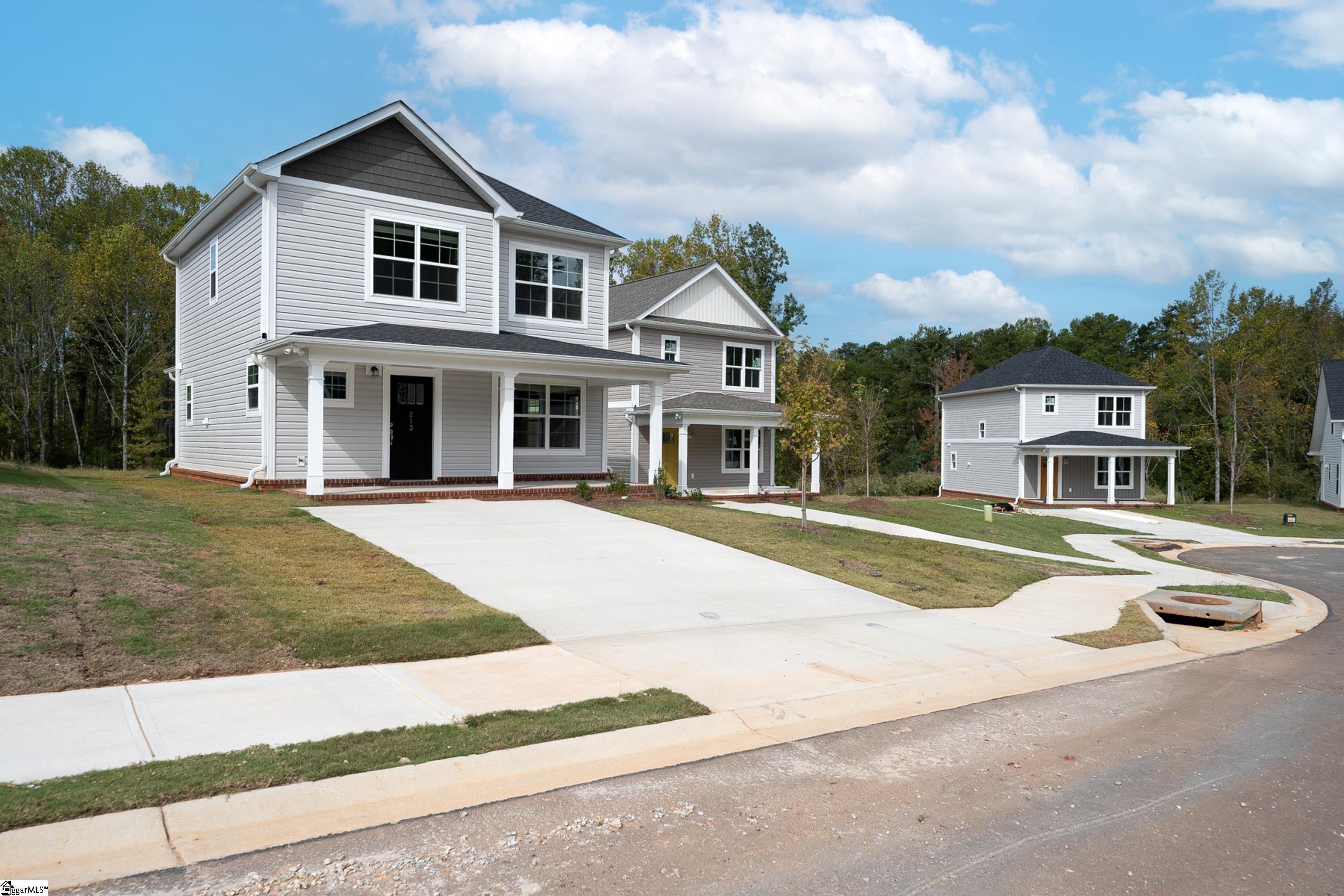 213 Waltham Court — photo