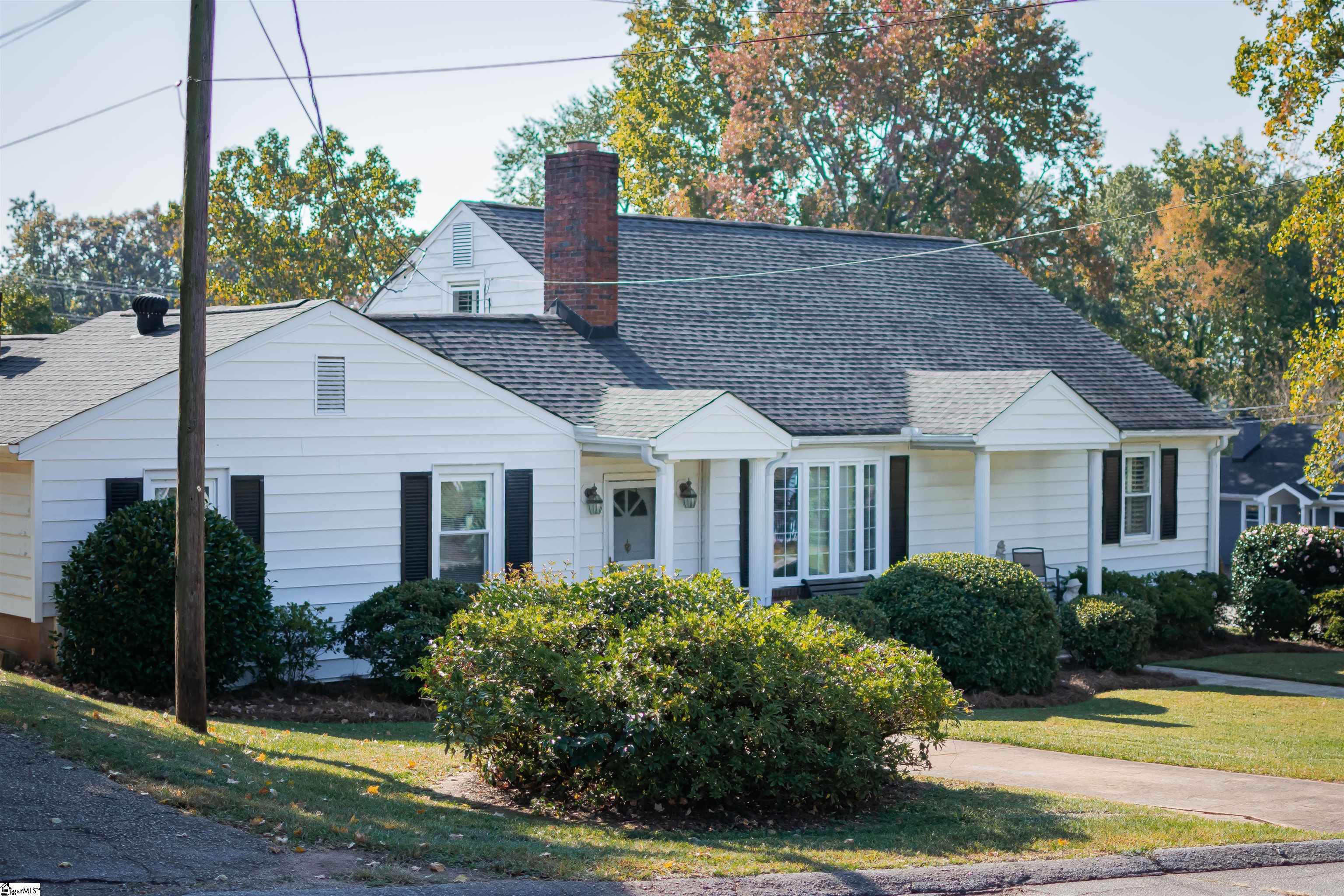 400 Wedgewood Drive — photo