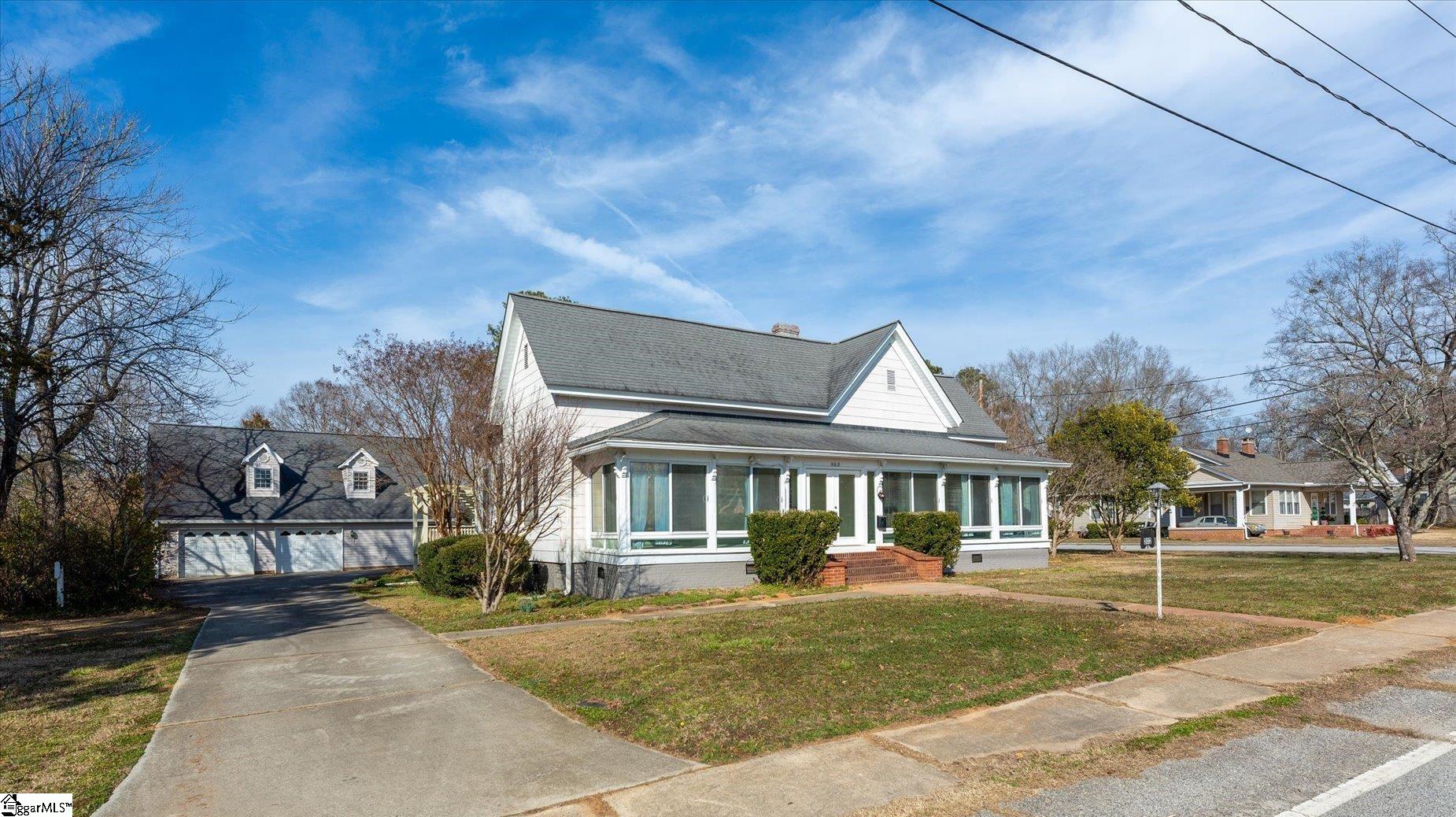 302 W Hampton Avenue — photo