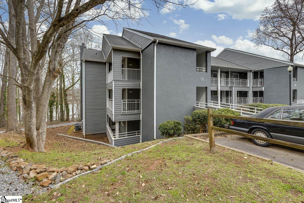 805 Northlake Drive — photo