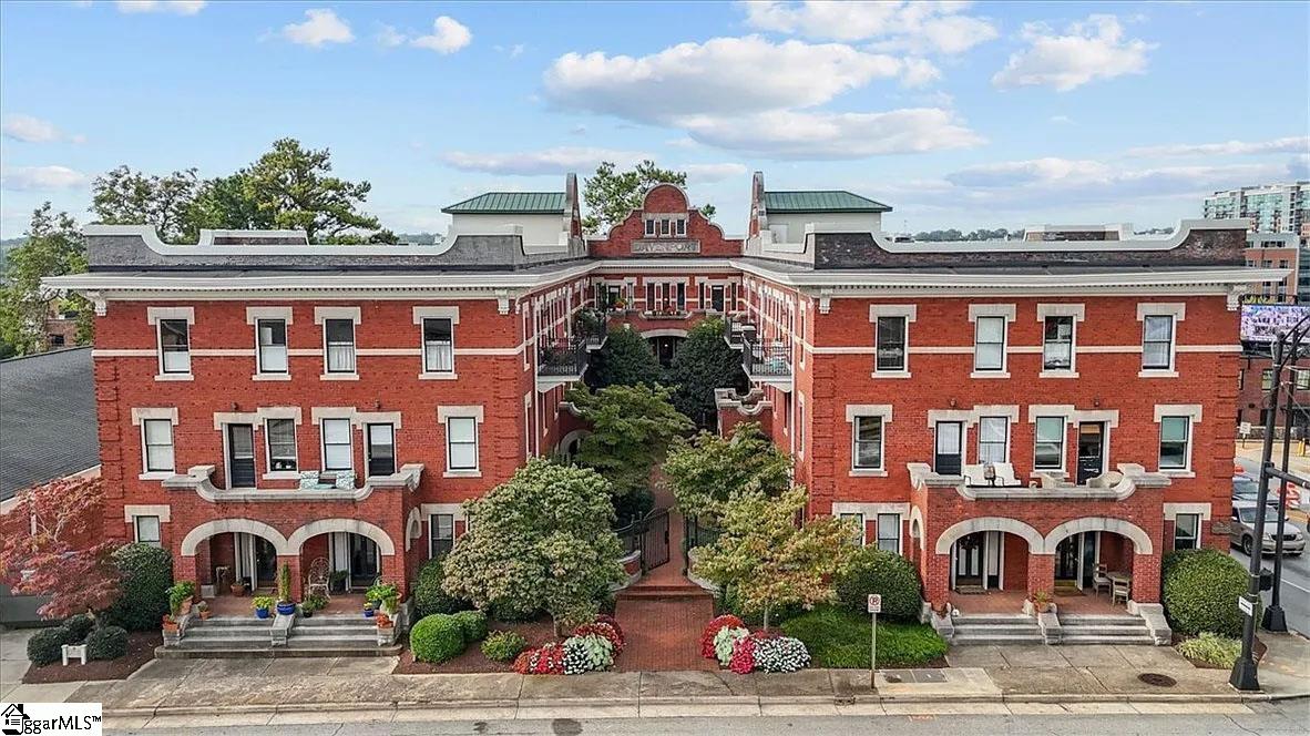 400 E Washington Street Unit 13 — photo
