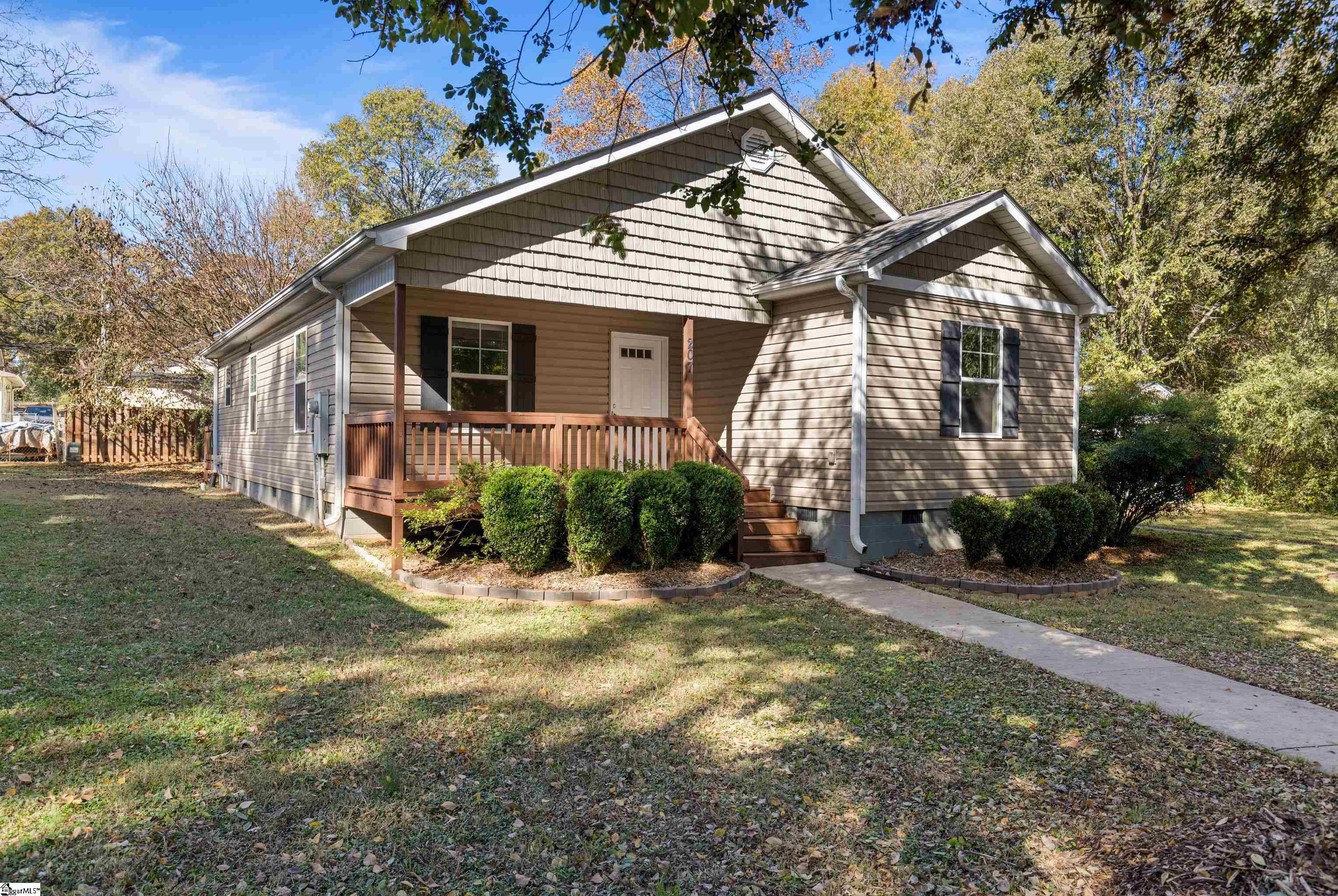 207 Ridgeway Drive — photo