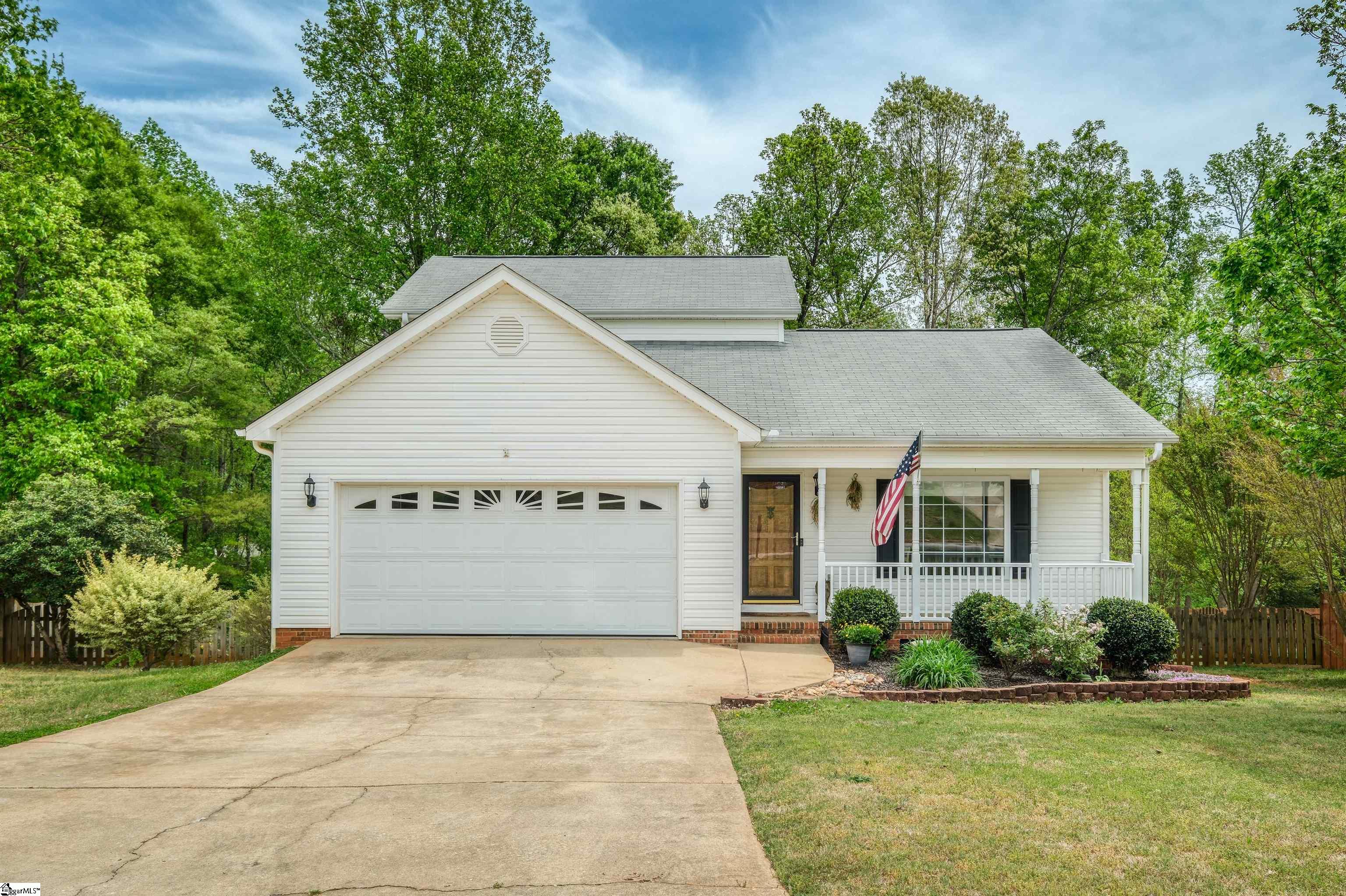 111 Brooke Lee Circle — photo
