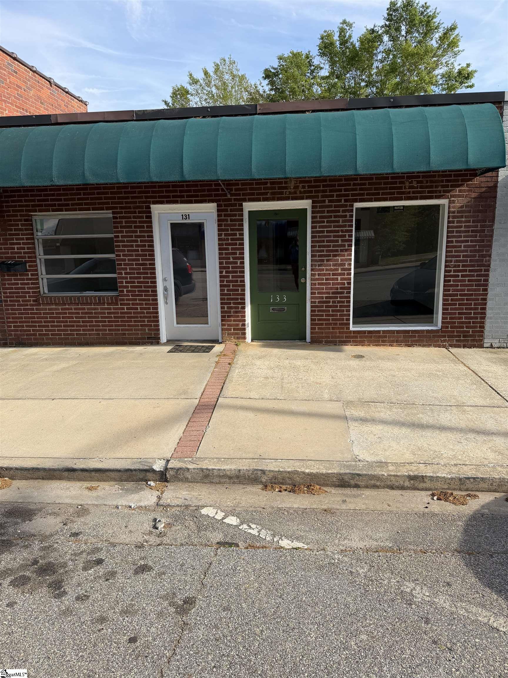 131/133 W Main Street — photo