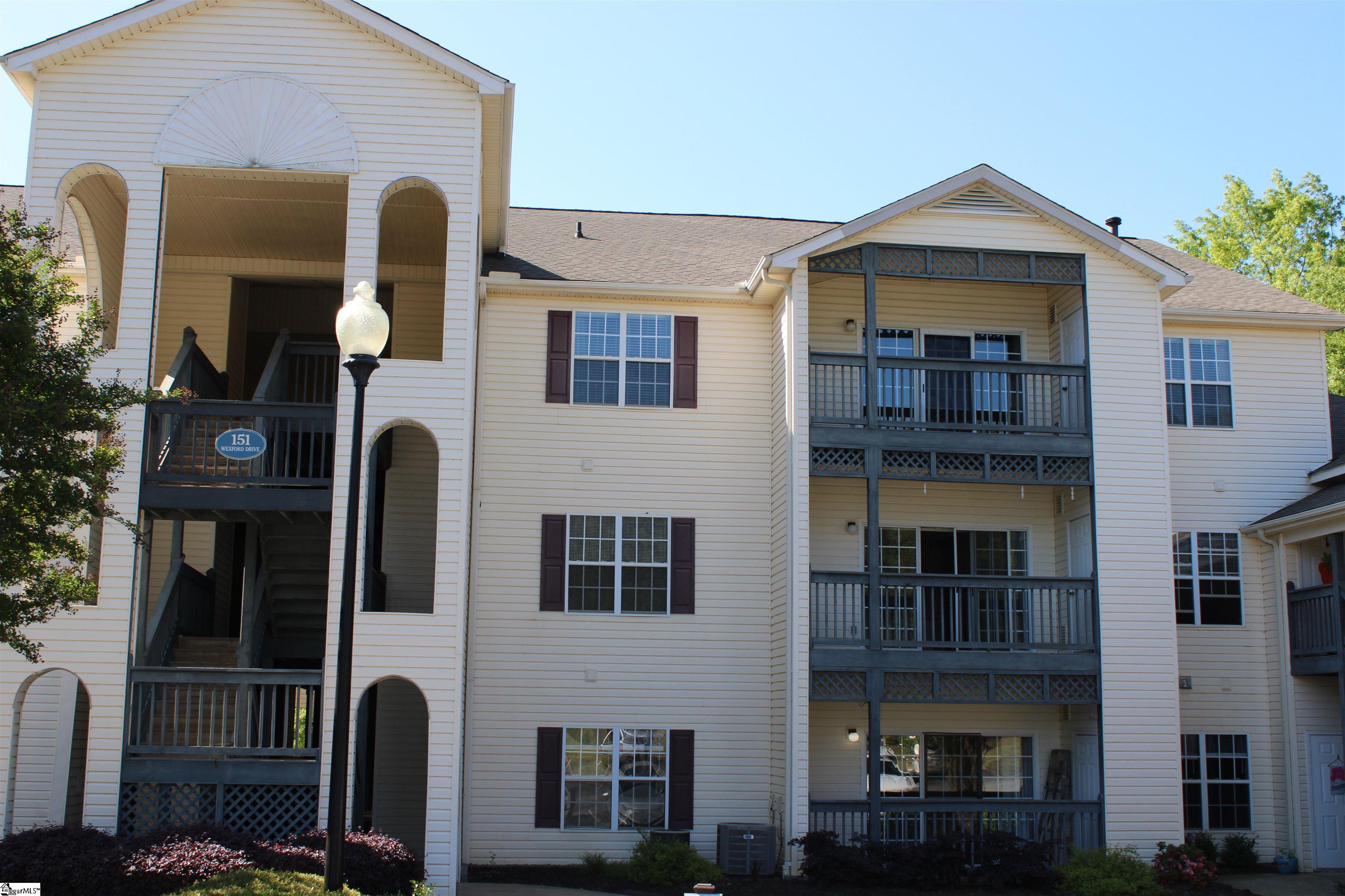 151 Wexford Drive Unit 302 — photo