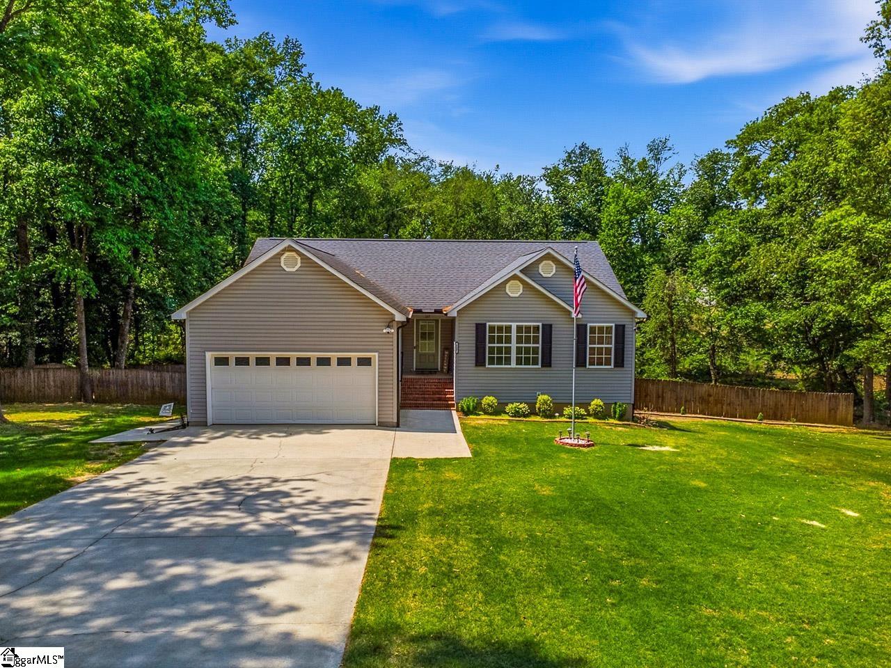 127 Oak Drive — photo