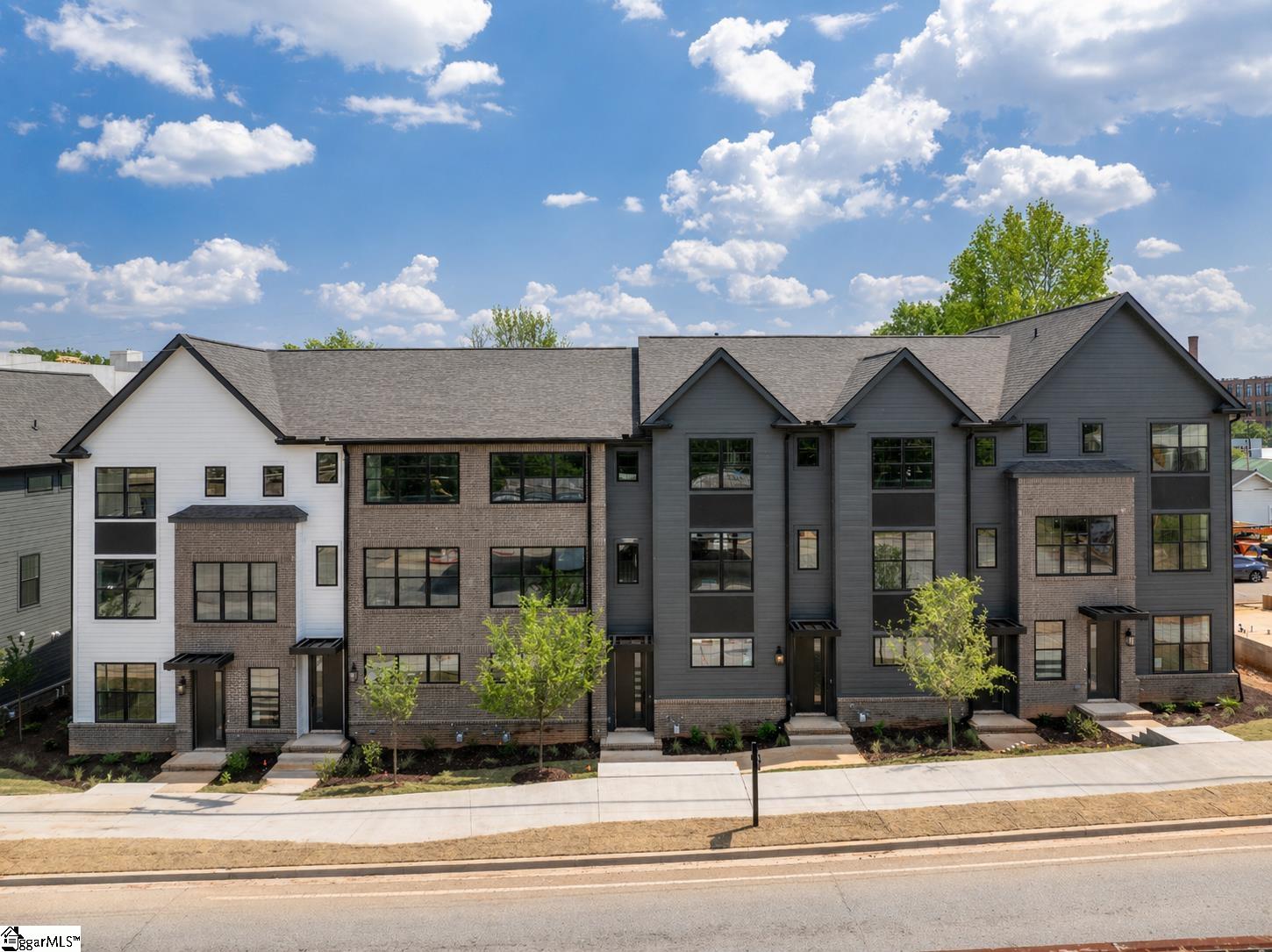 1311 Pendleton Street Unit B — photo
