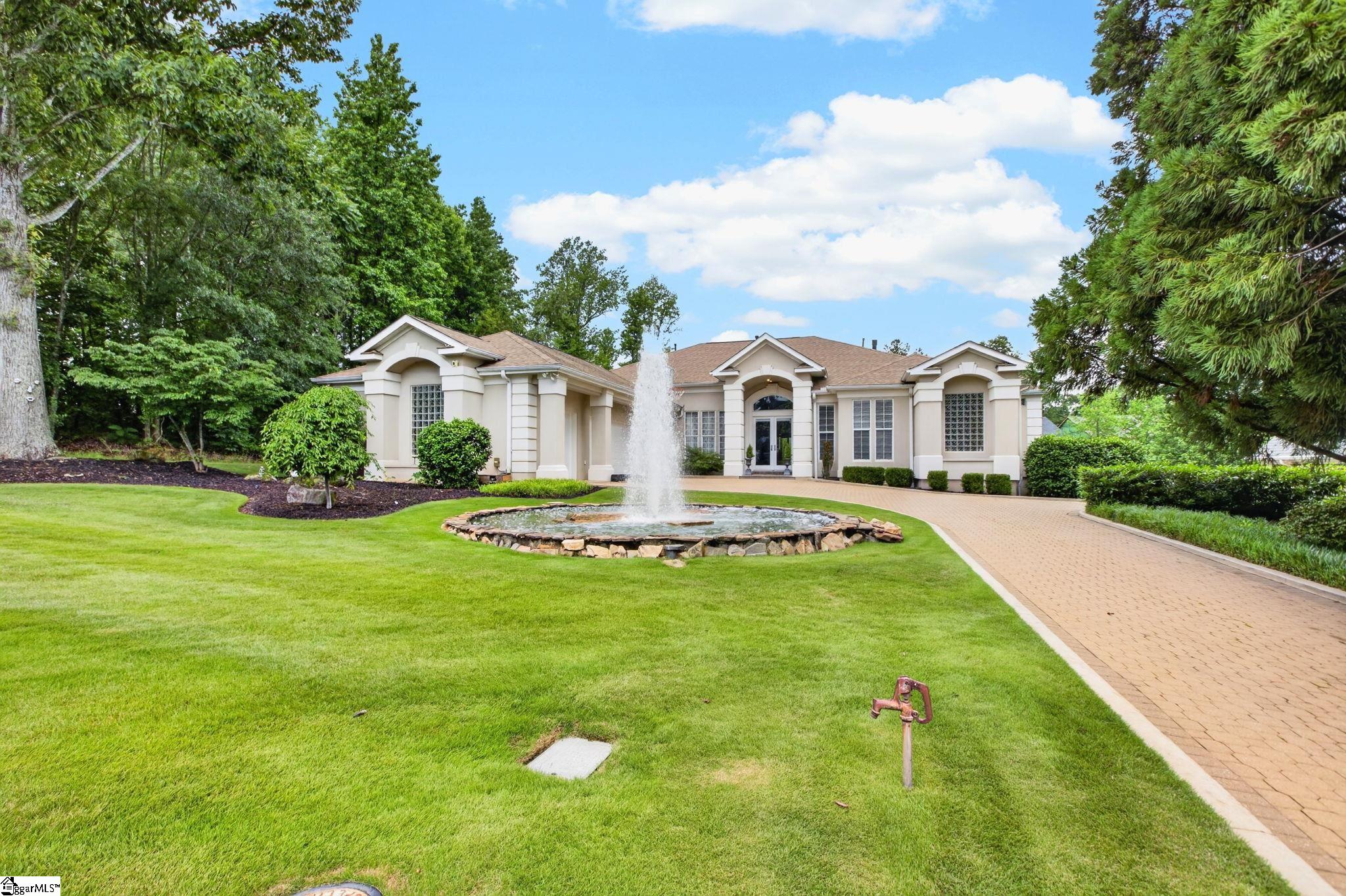 5 Country Squire Court — photo