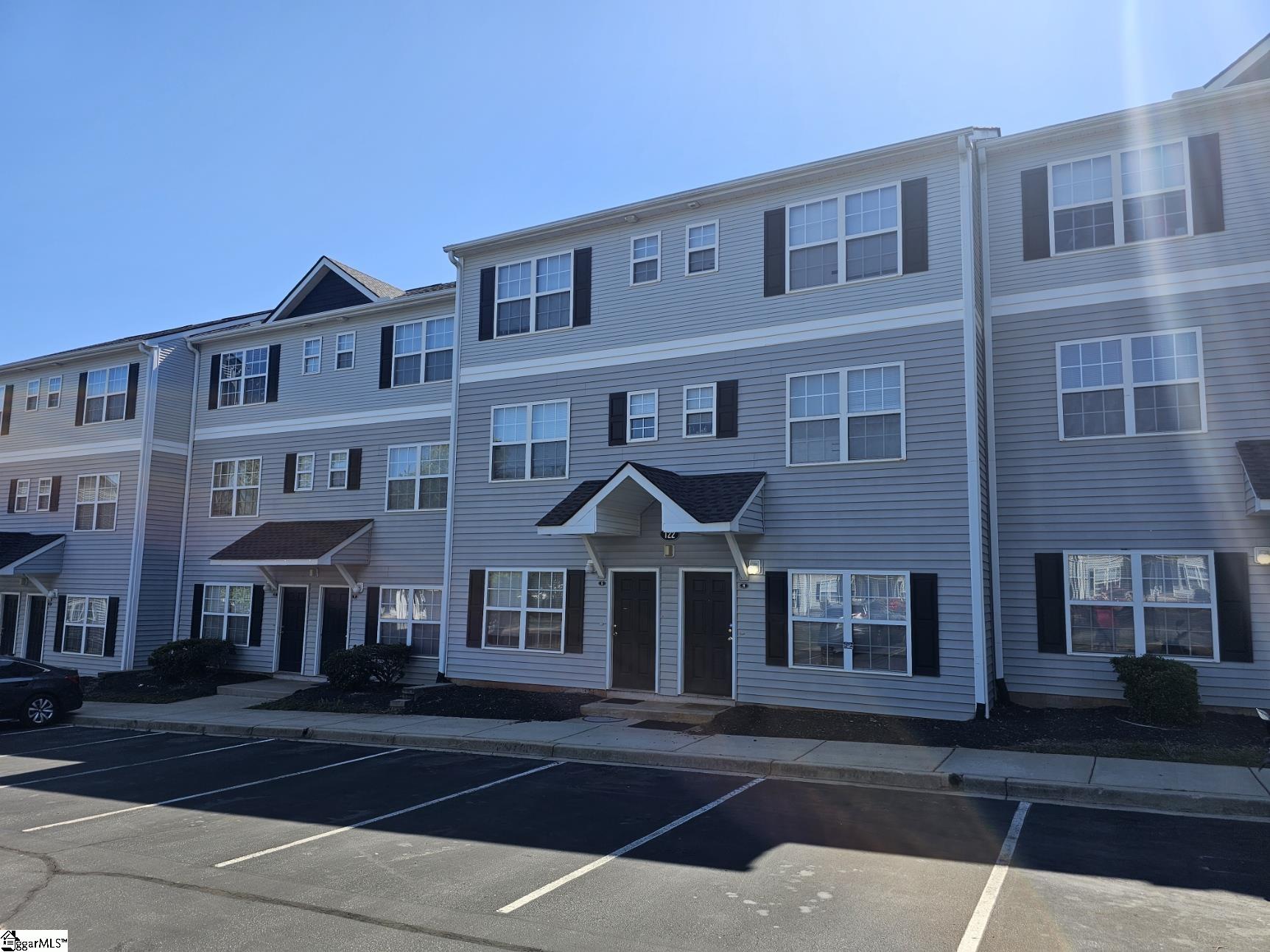 122 University Village Drive — photo