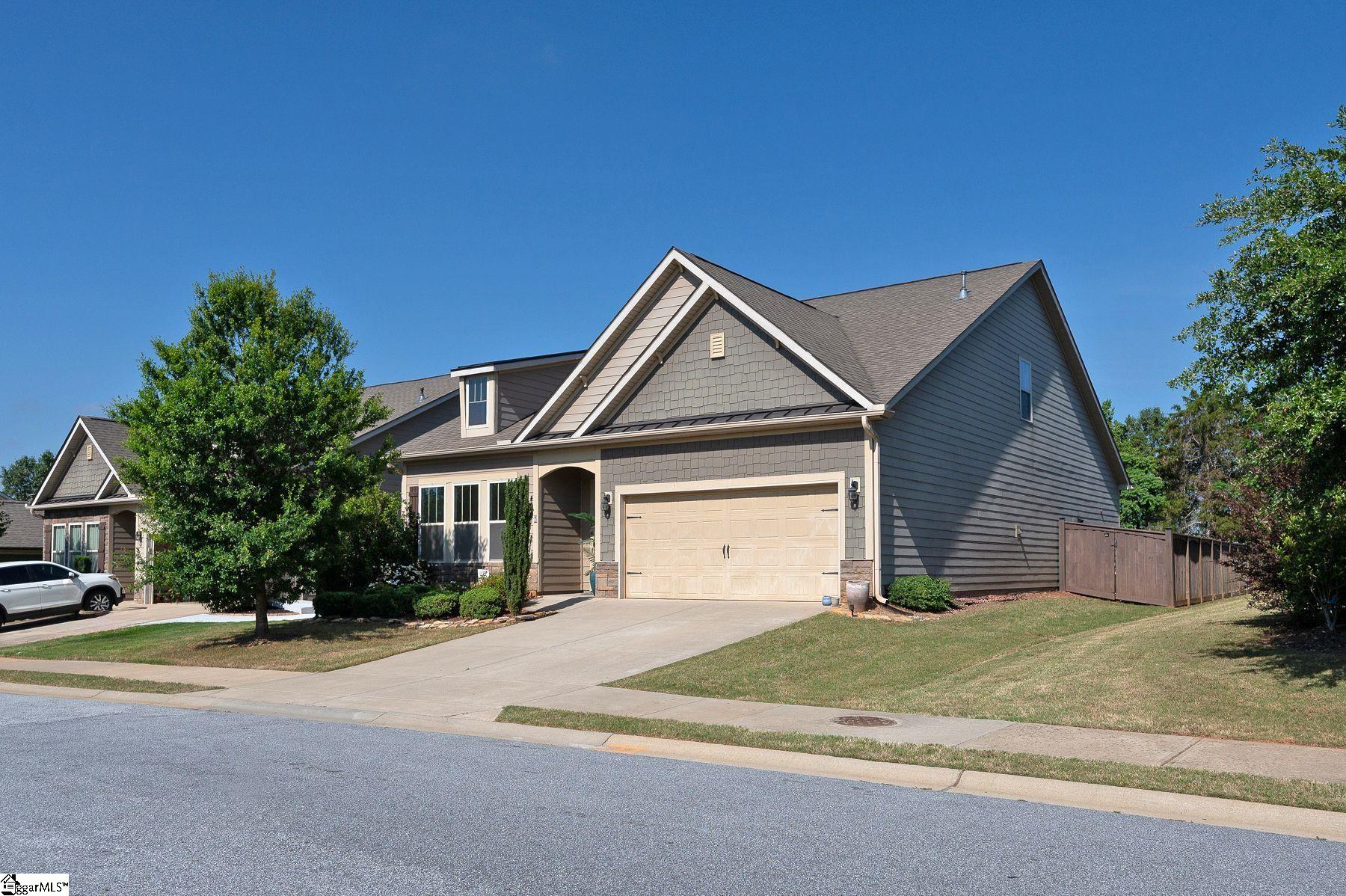 7 Common Oaks Court — photo