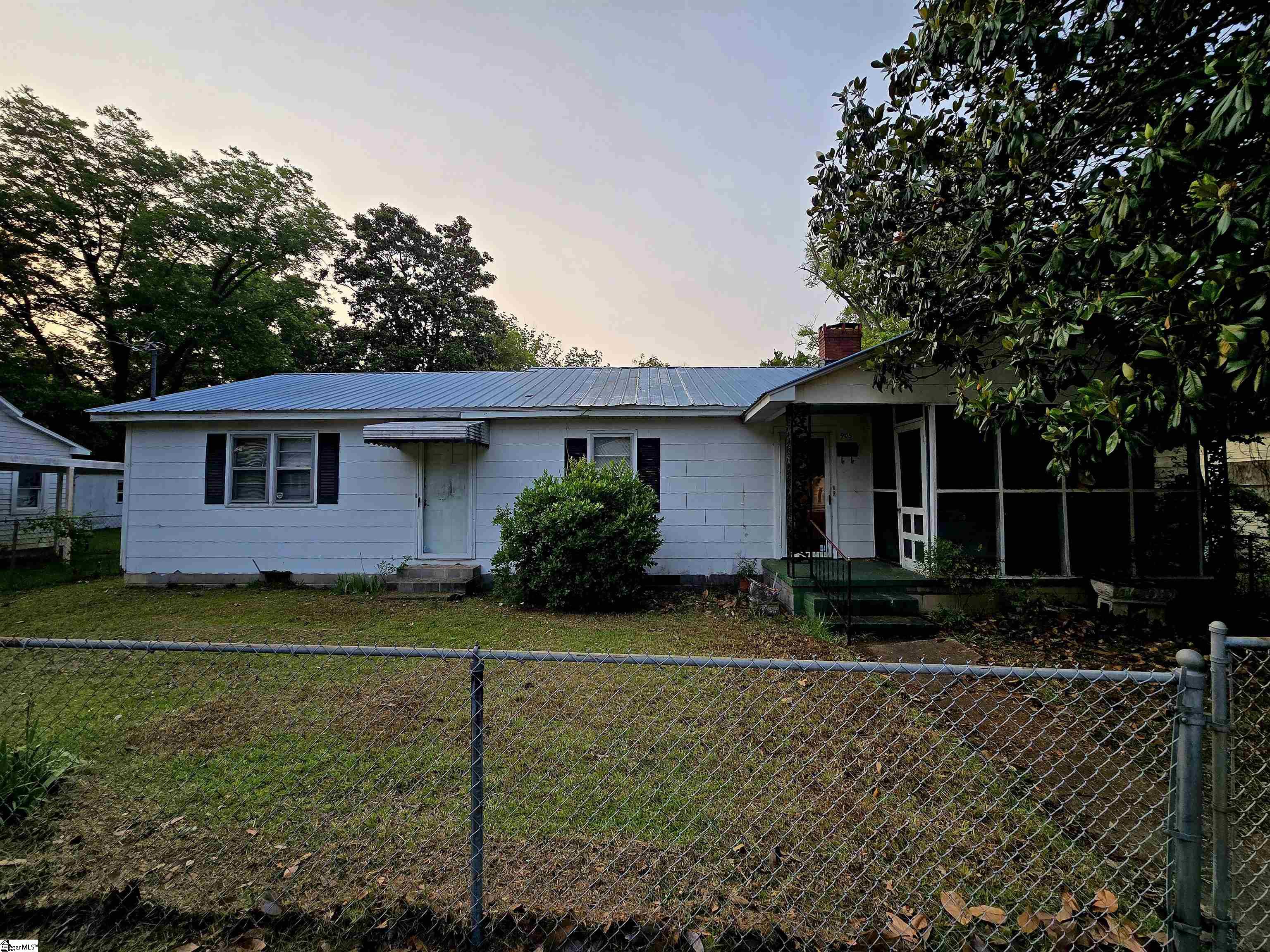 905 Ashe Street — photo
