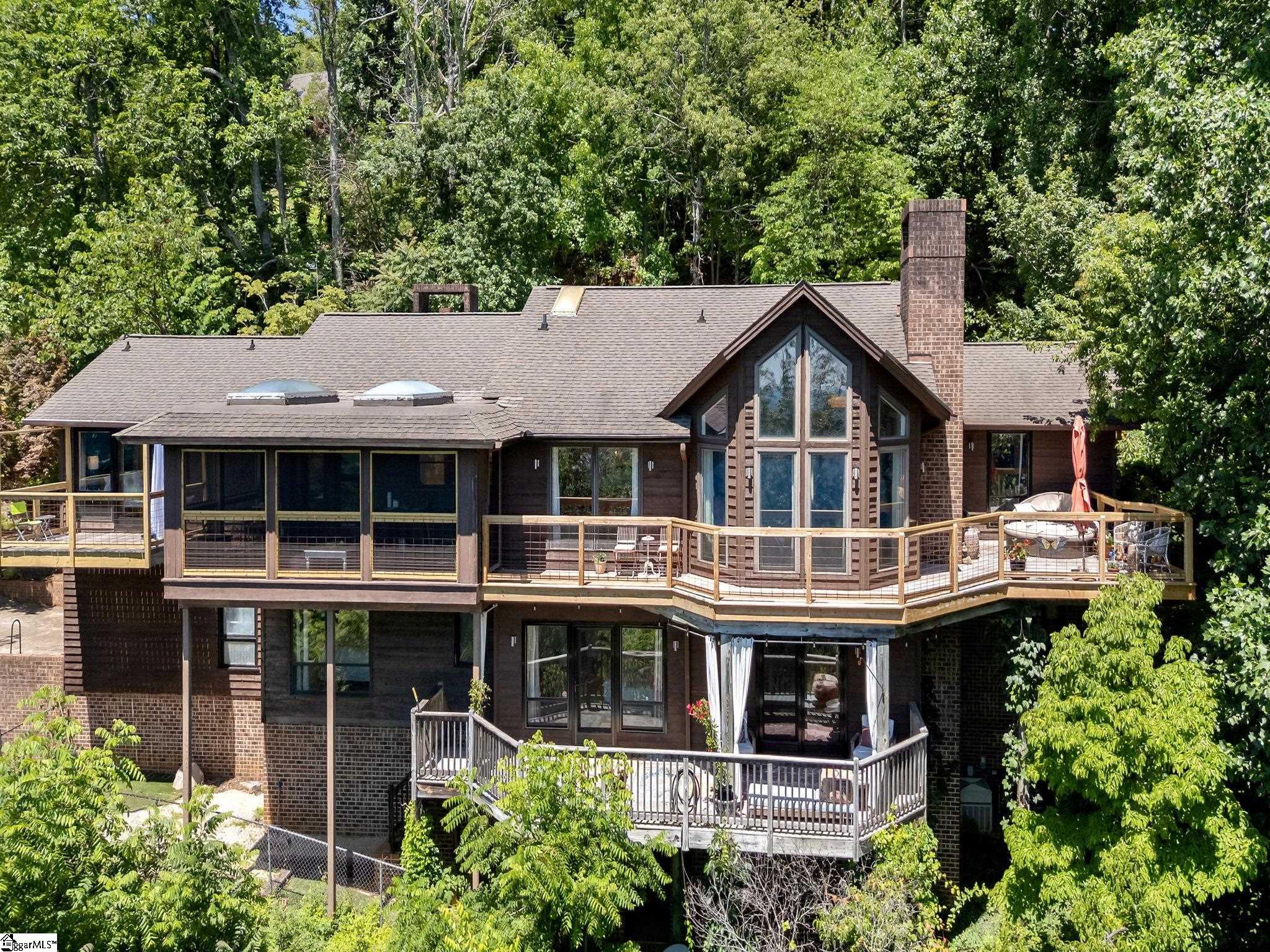 875 Altamont Road — photo