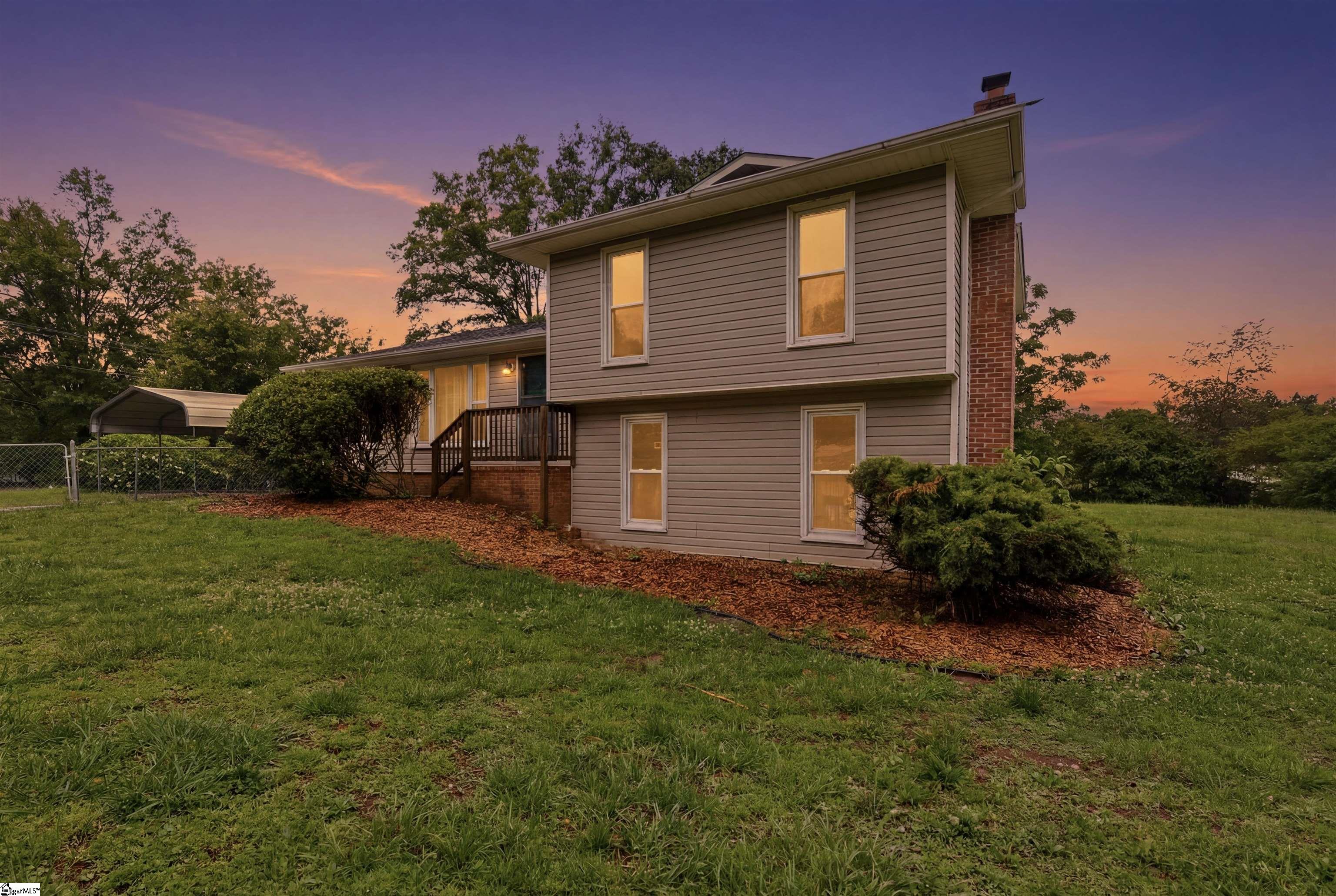 1302 Wham Lawn Road — photo