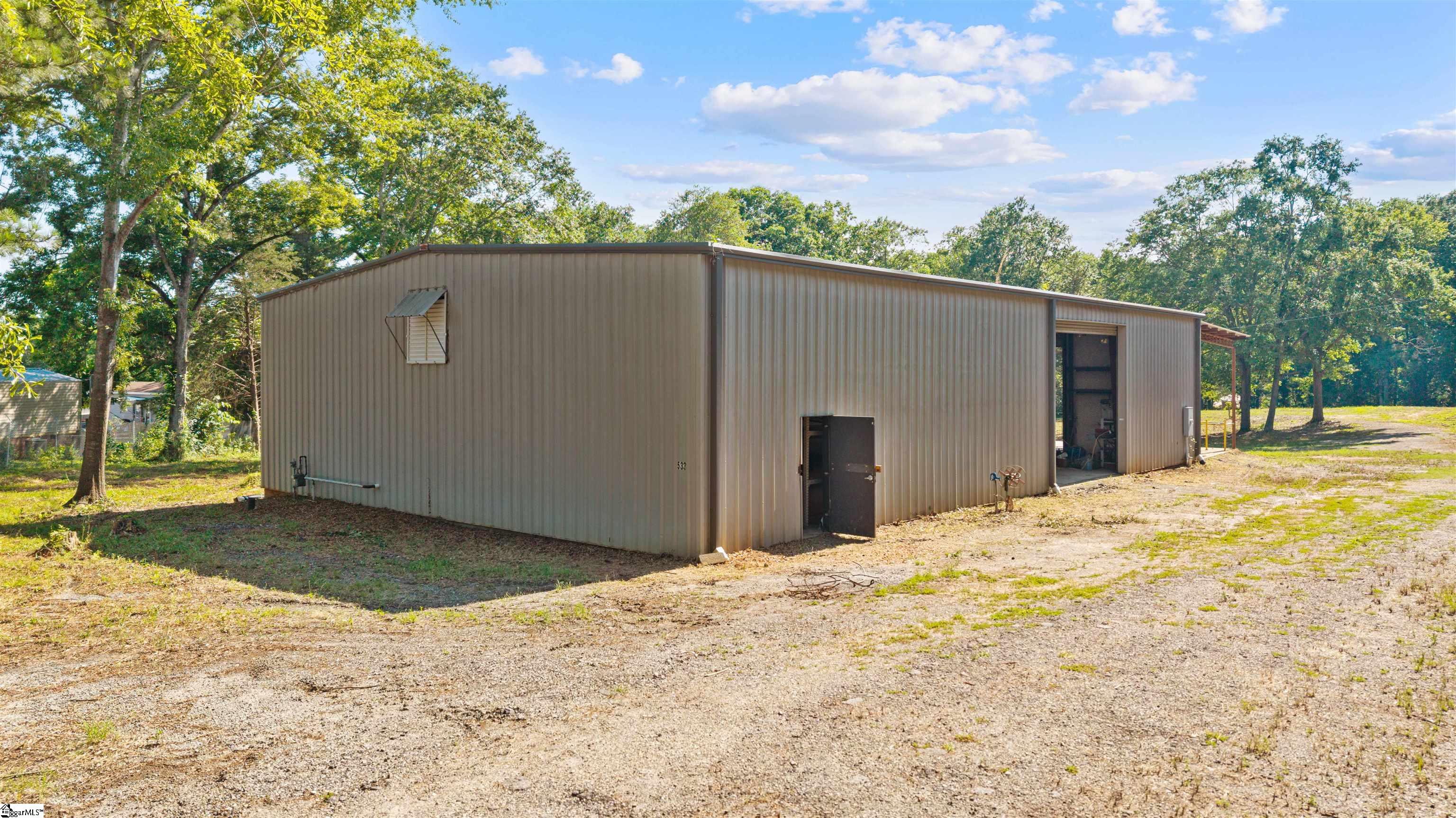 533 Crest Drive — photo